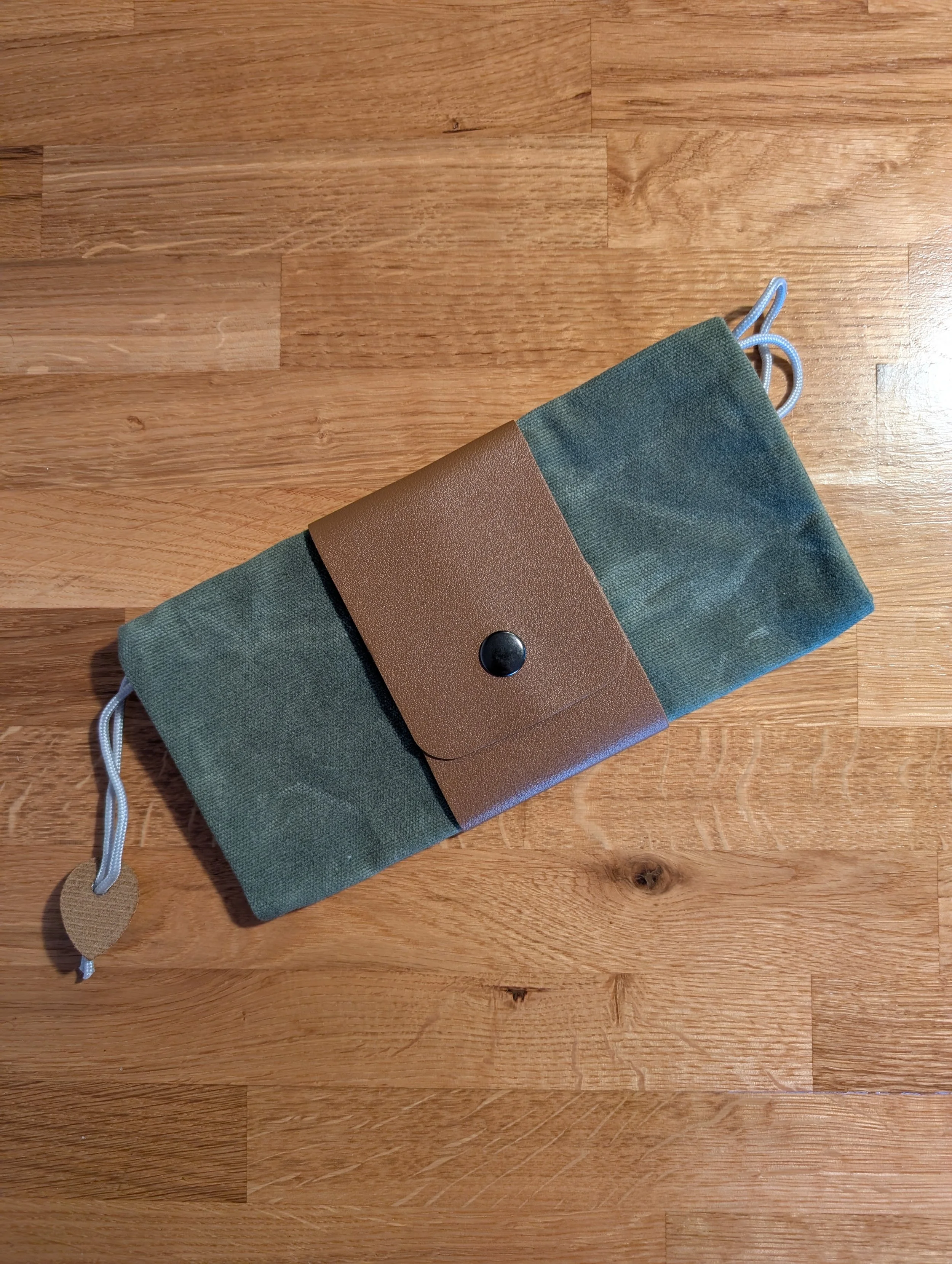 Canvas foraging bag