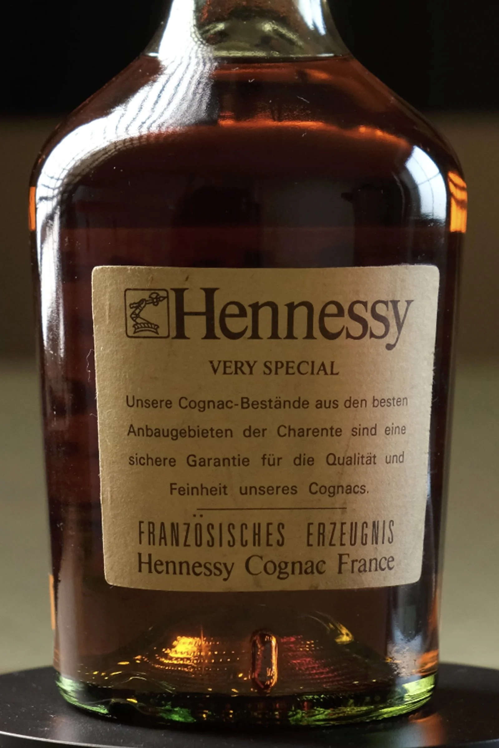 040_hennessy_1970_d.jpg