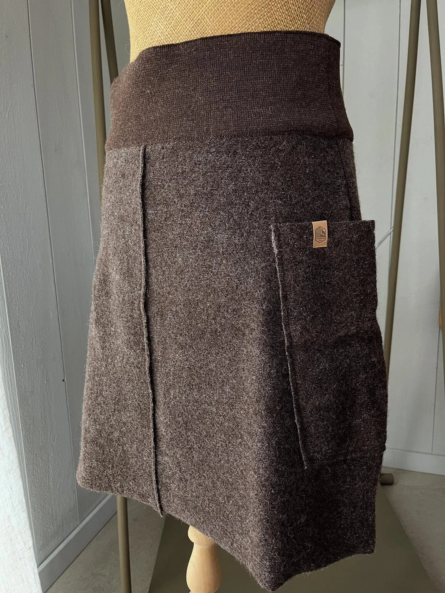 Det finns s&aring; m&aring;nga ullfavoriter! Jag sj&auml;lv g&aring;r v&auml;ldigt ofta i min 12 &aring;r gamla kjol! Kjol och leggings, i ull s&aring; klart, &auml;r i mitt tycke betydligt varmare och sk&ouml;nare &auml;n jeans tex. S&aring; idag vi