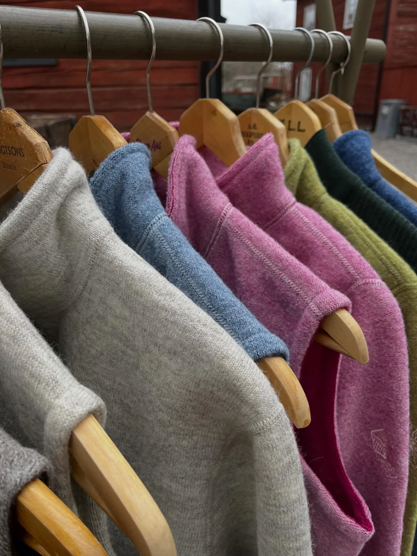 H&auml;r g&auml;ller det att h&auml;nga med😀
Det &auml;r tv&aring; sp&auml;nnande veckor som kommer, vilket till viss del p&aring;verkar butikens &ouml;ppettider.

Vi b&ouml;rjar med onsdag
6 maj kl 15-18 &auml;r det dags f&ouml;r @kumlarundan 
Det 