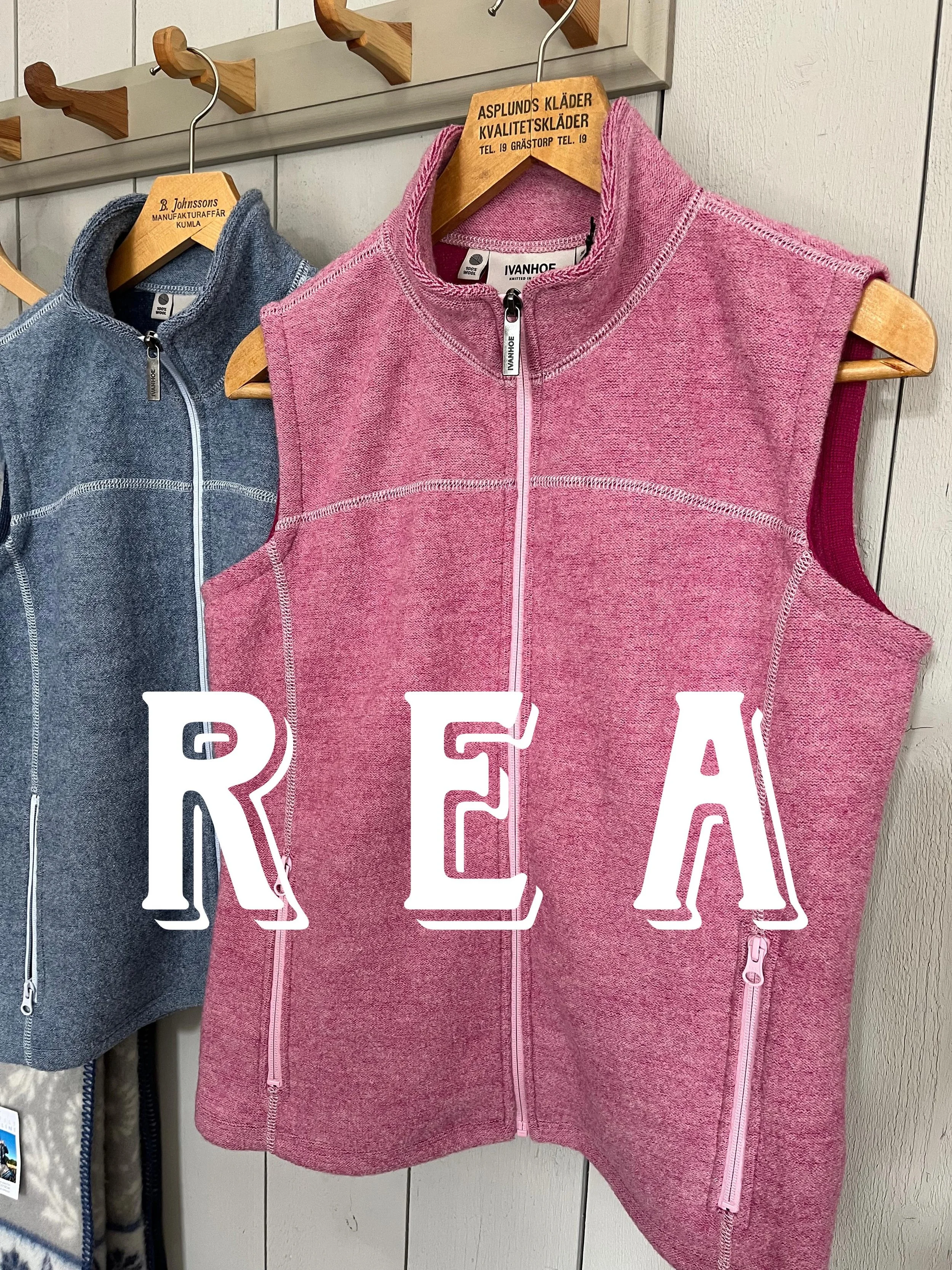 Den h&auml;r v&aring;ren t&auml;nkte jag uppenbart fel och tog hem f&ouml;r m&aring;nga bl&aring; och rosa v&auml;star. Det vore roligare att de fick gl&auml;dja er ist&auml;llet f&ouml;r att ligga i en l&aring;da😊
Ord. pris 1495 kr. Nu 1175 kr.
G&a