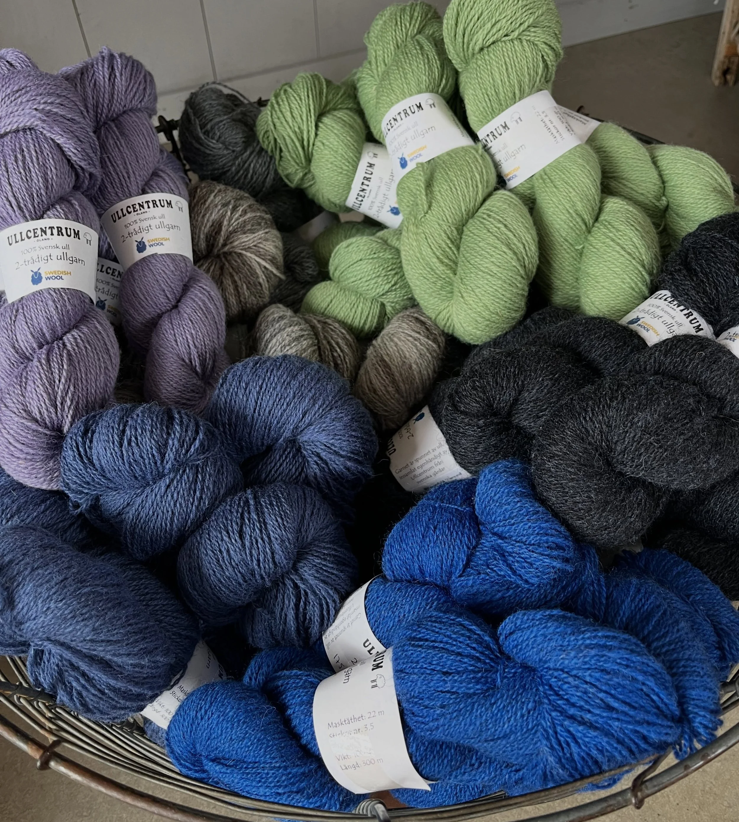 Precis som f&ouml;rra &aring;ret firar vi V&auml;rldsstickardagen med 20% rabatt p&aring; samtliga garner fr&aring;n @ullcentrumoland 🧶🧶🧶

Rabatten g&auml;ller onsdag till l&ouml;rdag vecka 24 och p&aring; det garn som finns i butiken. 

V&auml;lk