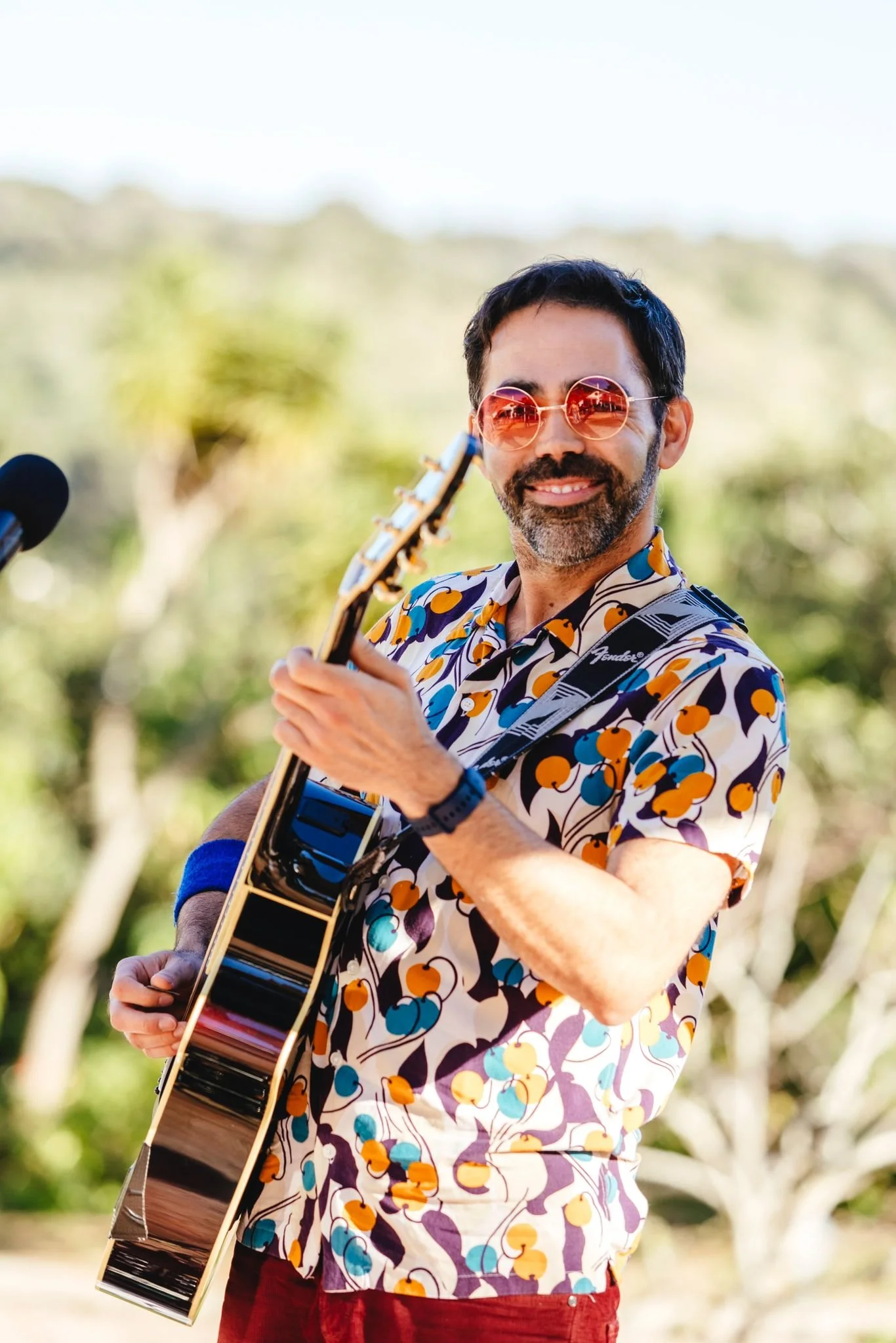 JOÃO - SINGER | GUITARIST