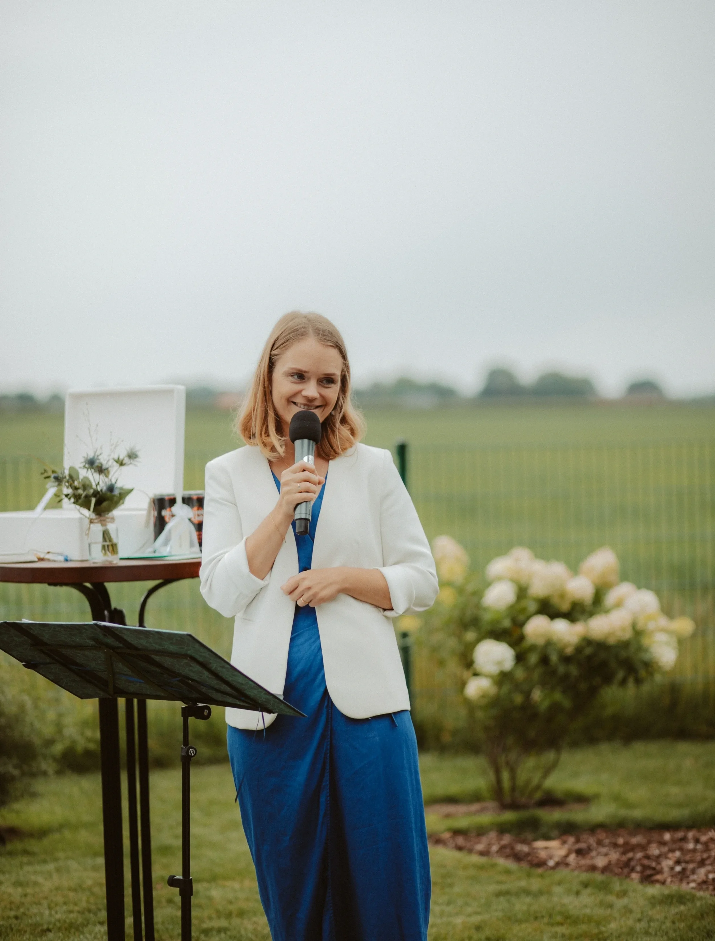 Rede während Freier Trauung