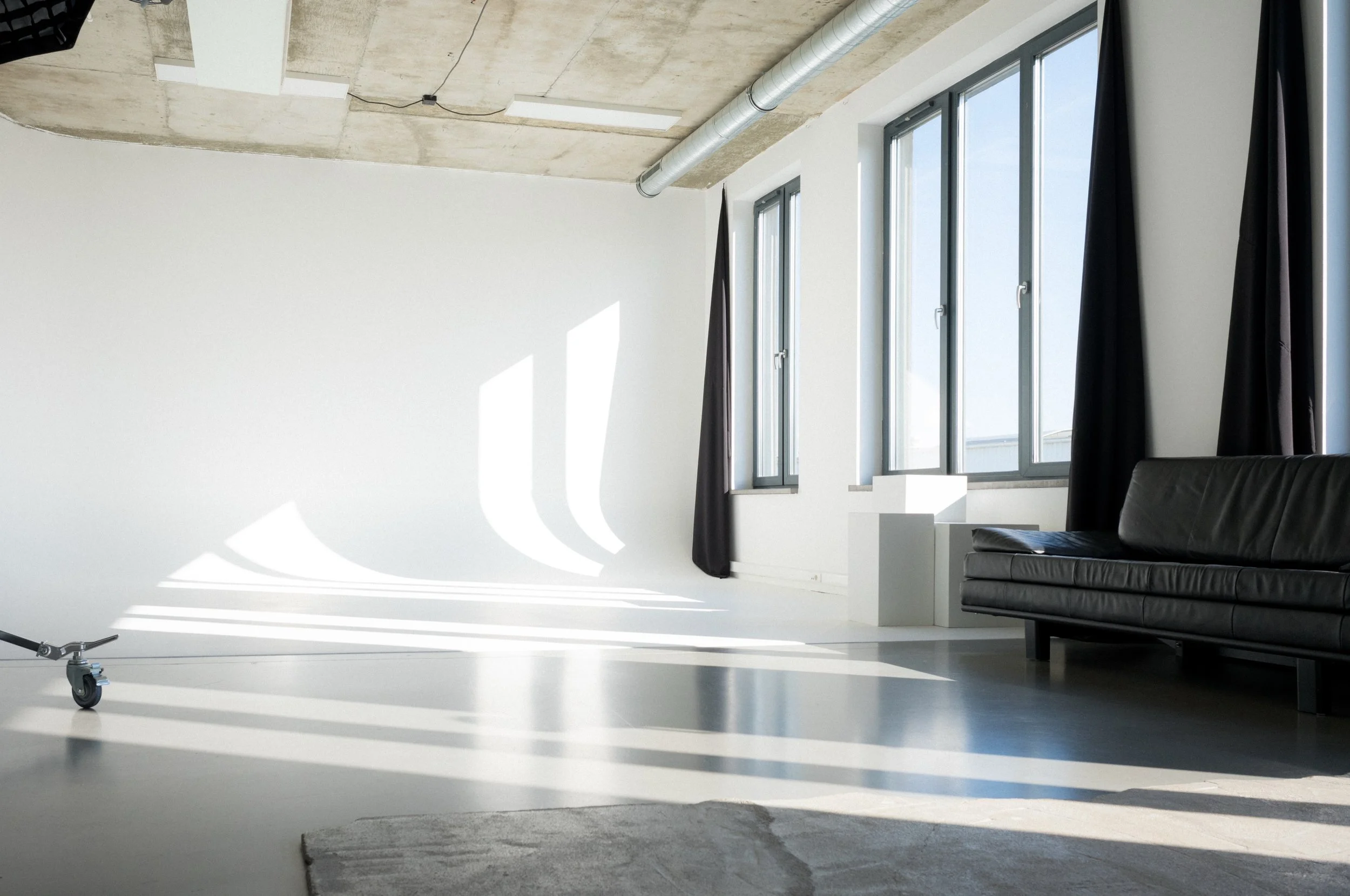 Studio Street

Wynajem studia fotograficznego w Krakowie - rezerwacje: link w bio.