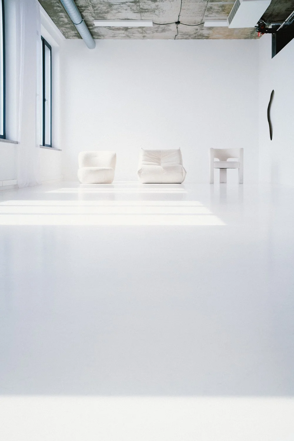 LIT_HOUSE_STUDIO_WHITE_3.jpg