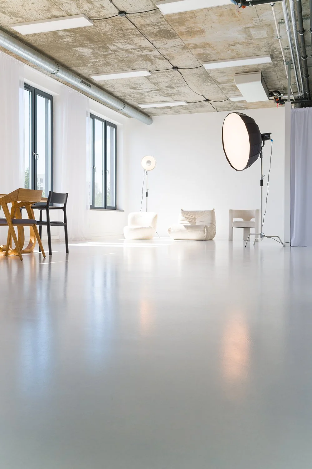 LIT_HOUSE_STUDIO_WHITE_2.jpg