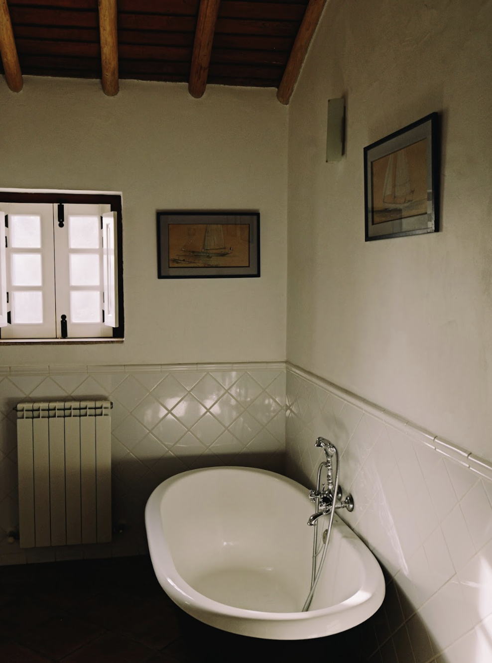 Extra Large bathtub and shower not shown in photo 