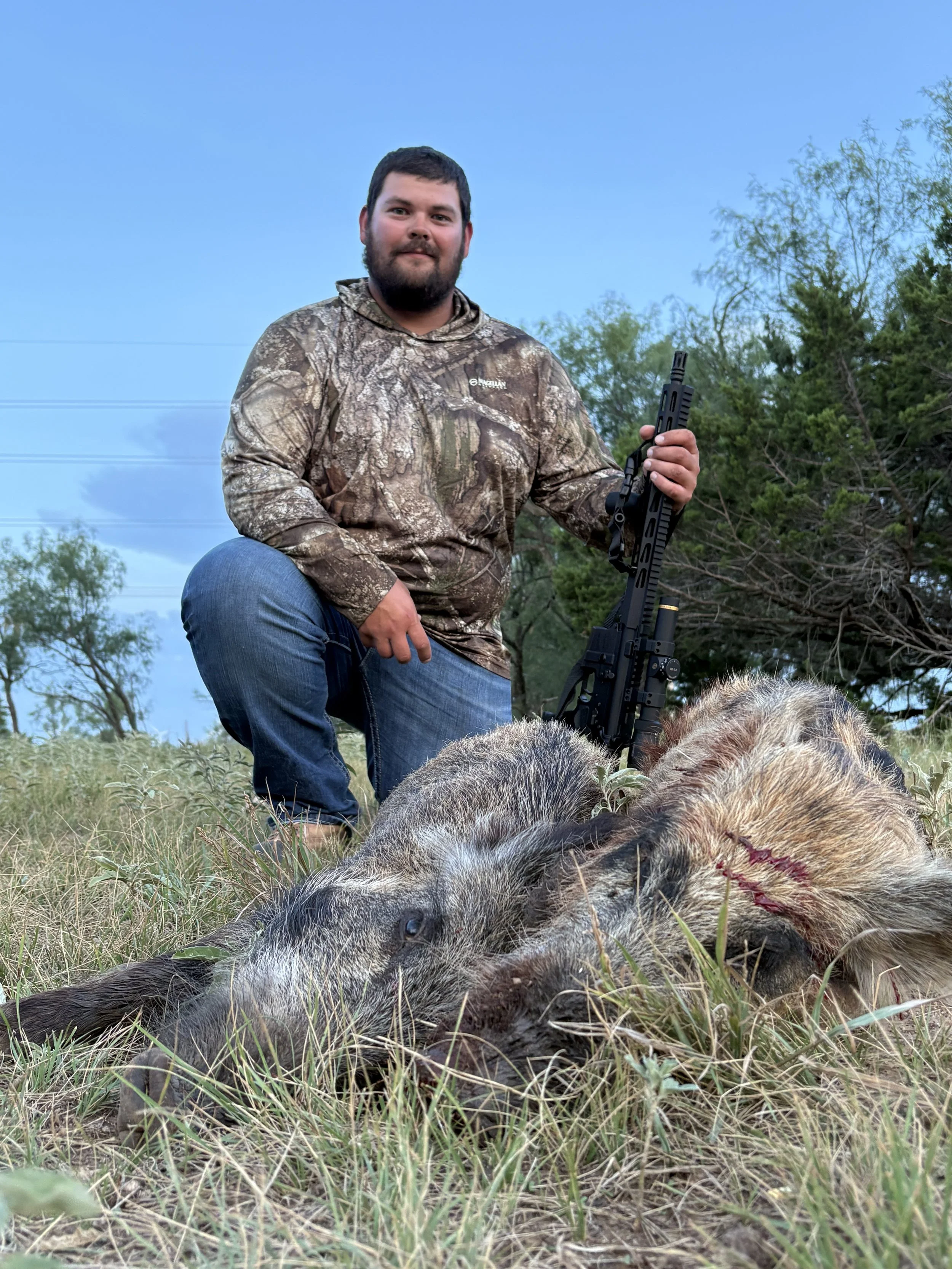 Hog hunt long shot right betweent the eyes