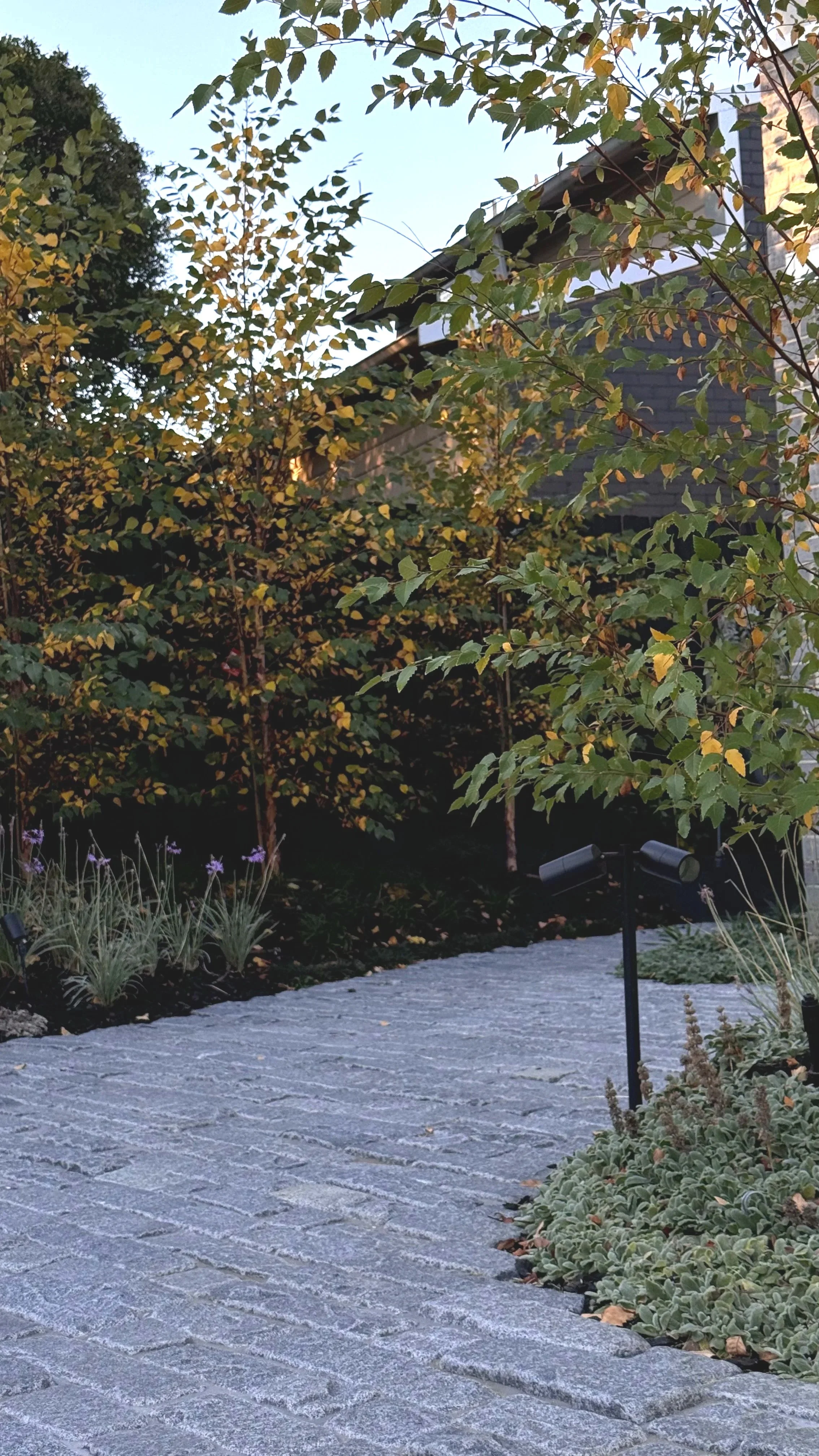 JWT Landscape Construction. Melbourne Based Landscaper. Melbourne Paving. Melbourne Pavers.