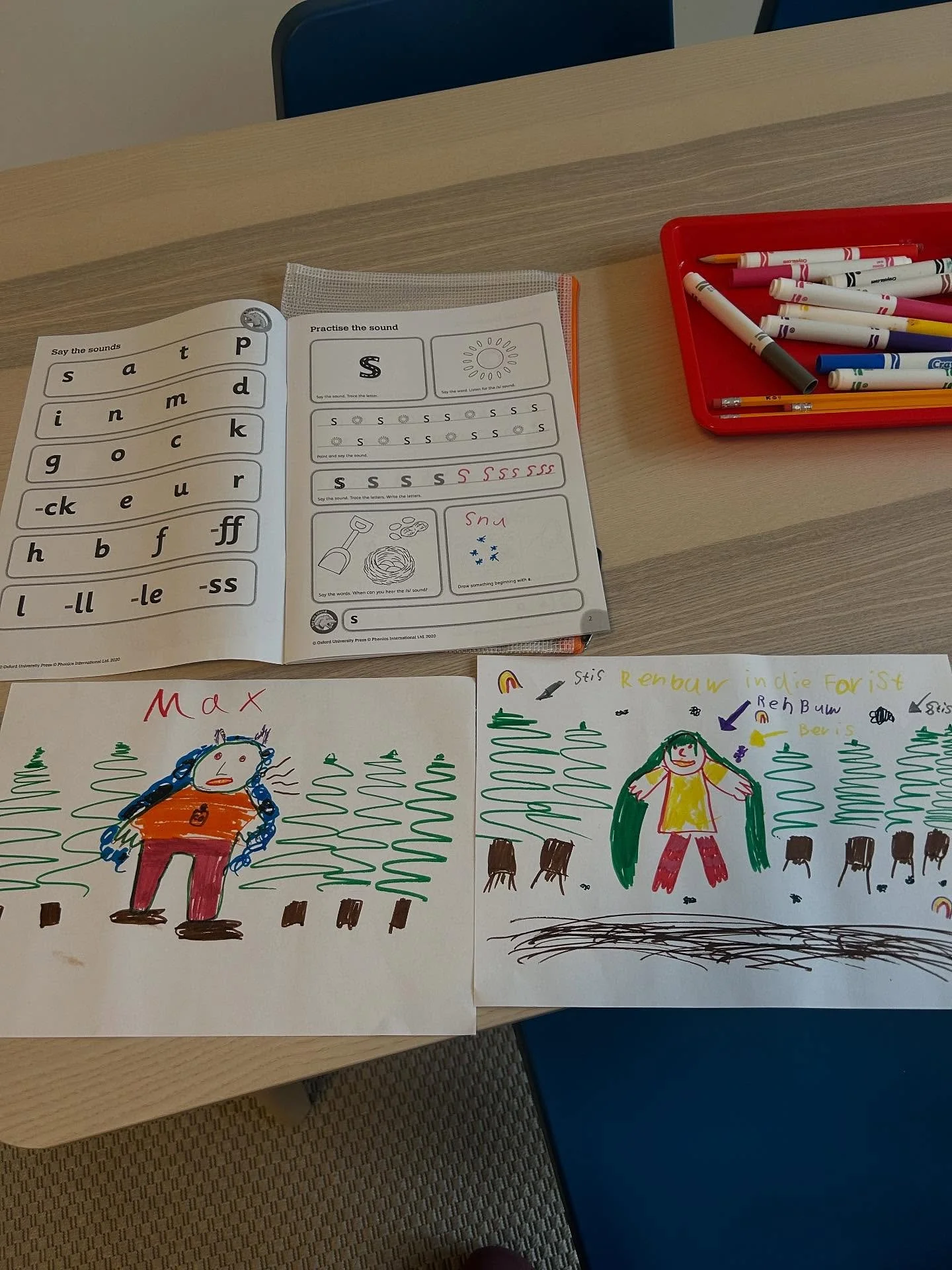 Phonics is the road to reading&hellip; starting with the most common sounds and naturally some pictures from our little artists. #englischf&uuml;rkinder #brightfutureclubs #phonicsactivities