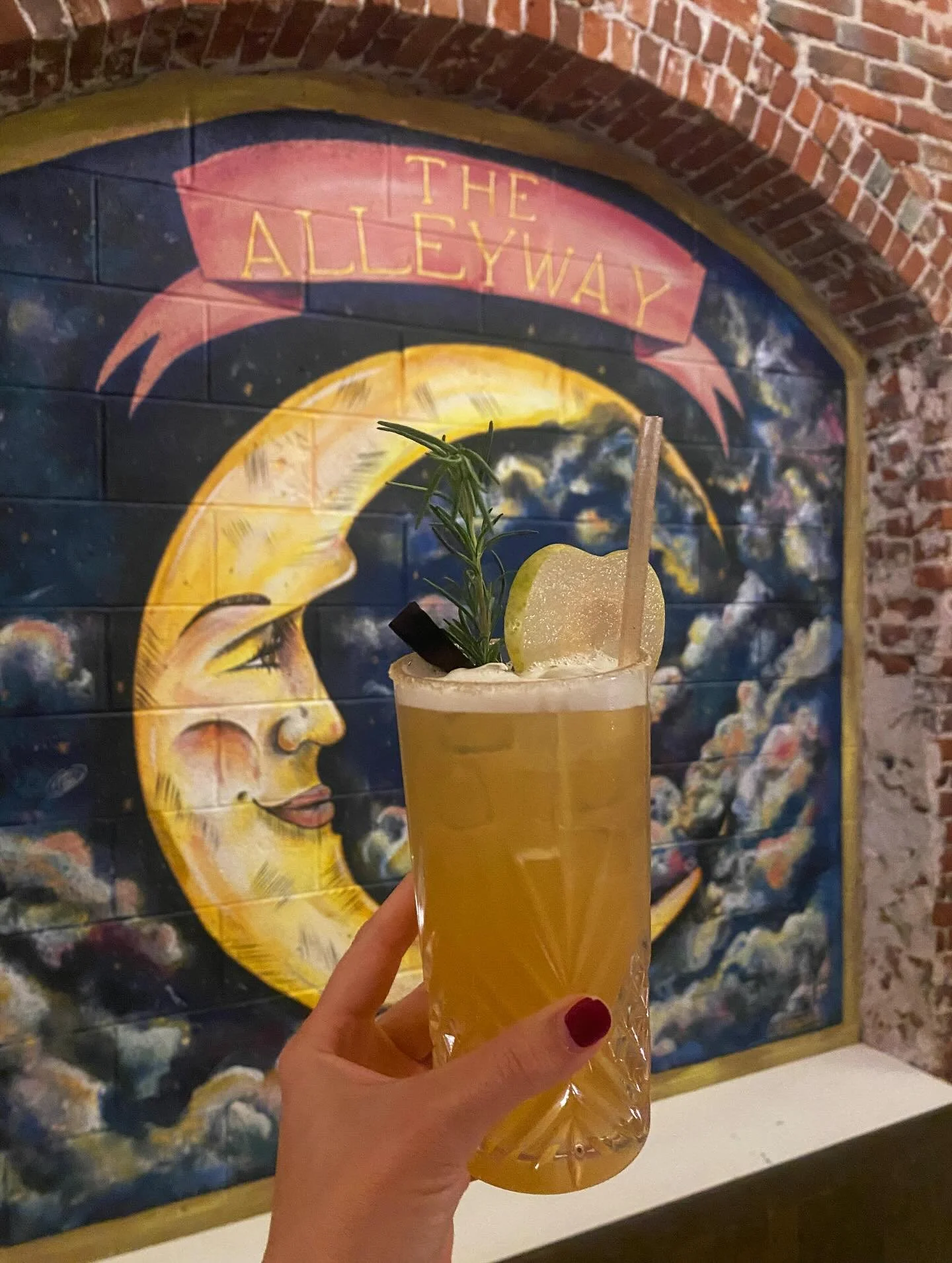 Apple cider margarita oh my, we&rsquo;re almost ready to admit that summers at its end! 🍁