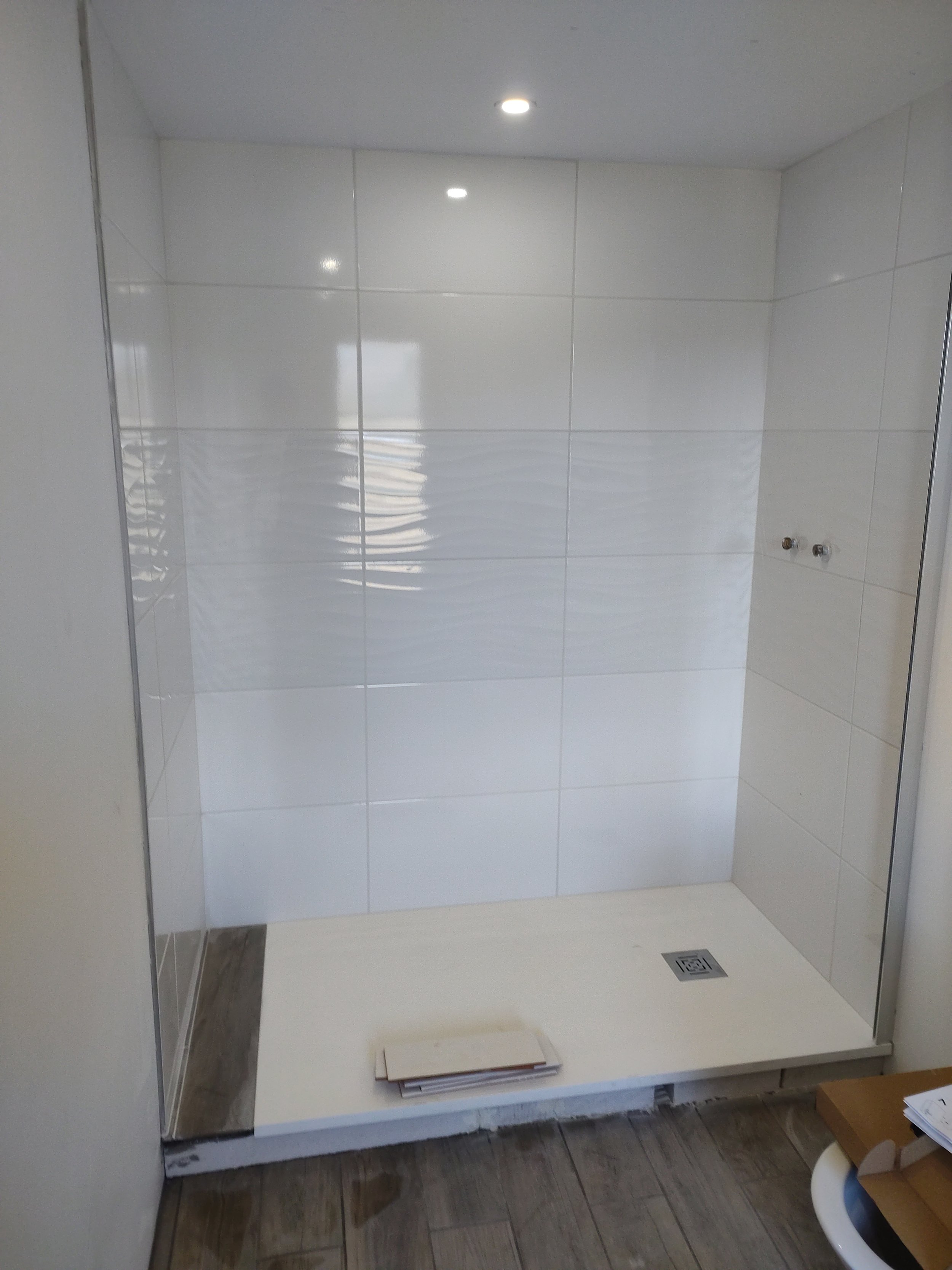 Salle de baint après joint.jpg