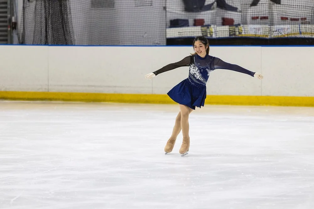 Celyn giving us a stunning performance at our Olympic Aussie Skate Challenge! Congratulations Celyn for 1st place 🥇 and for debuting your new program in Free Skate 4!✨🤩⭐️ #aussieskate#freeskate4#ofsc#olympiciceskating#olympicfigureskating#olympicfi