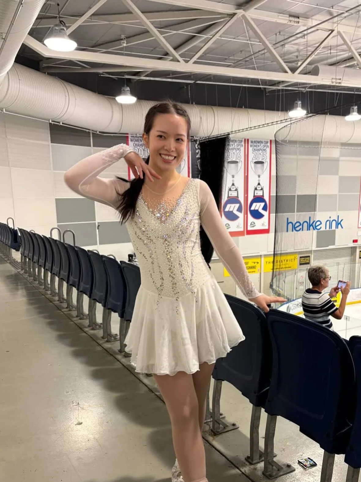 Congratulations on your comp debut Theresa!✨⛸️🤍 4th place Bronze women class I ✨ #figureskater #figureskating #iceskating #iceskater