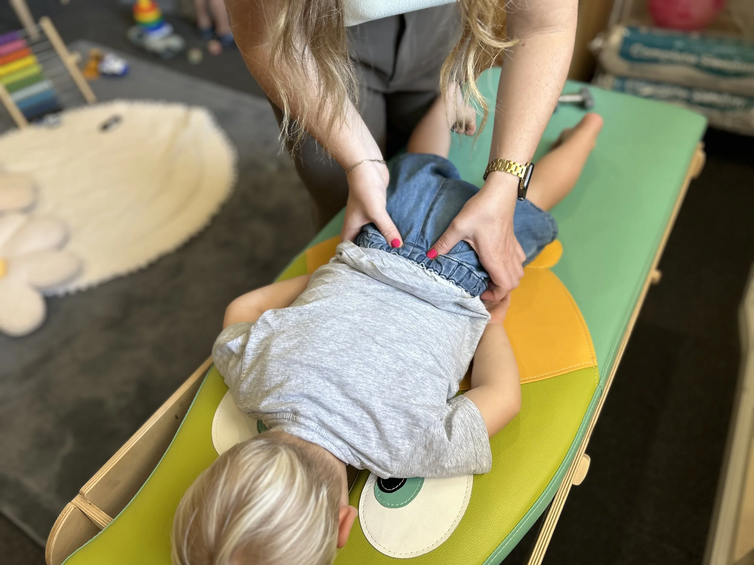 Fear Paralysis Reflex: What It Is, Signs of Retention, and How to Support Your Nervous System Naturally