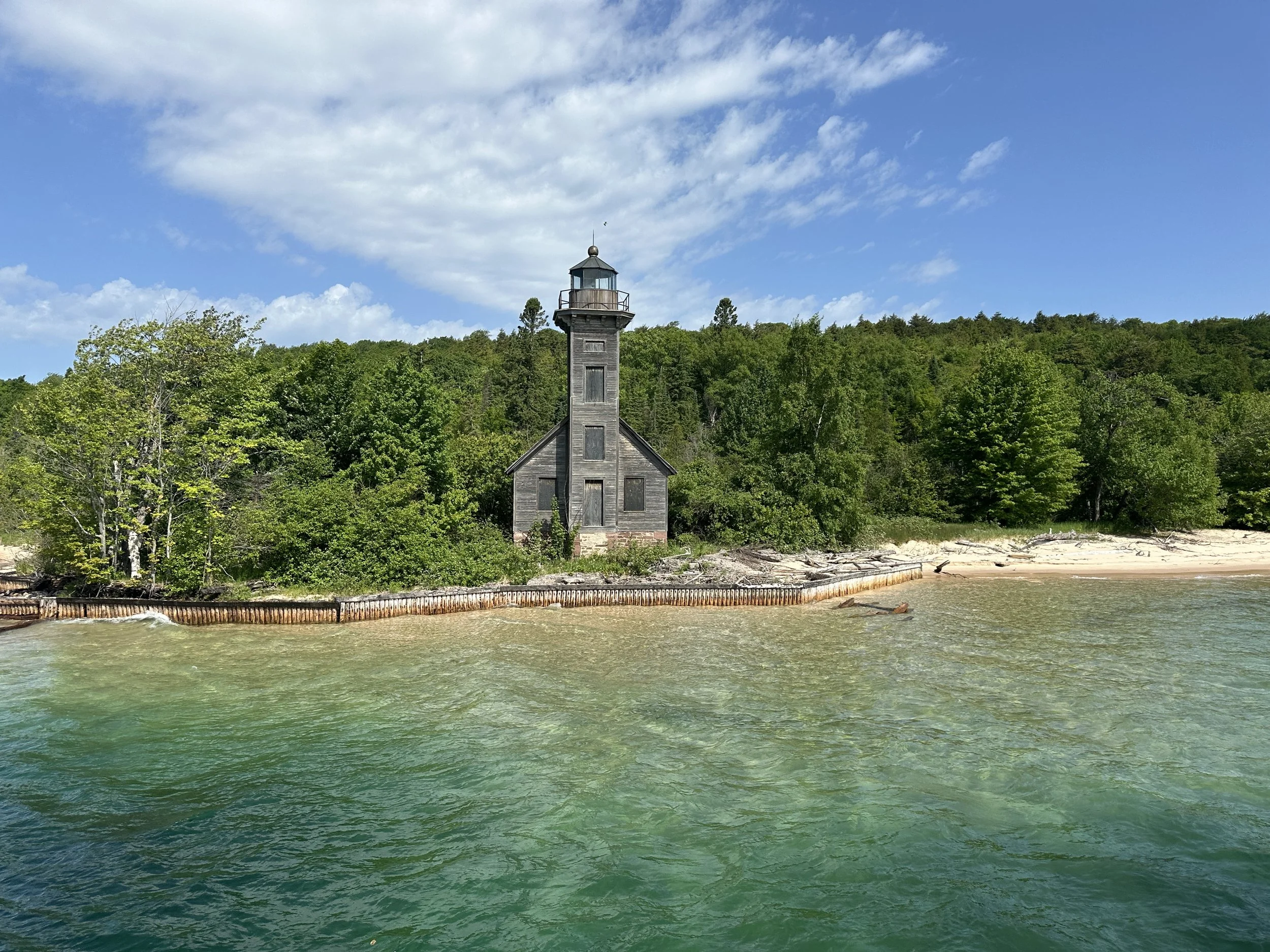 East Channel Light