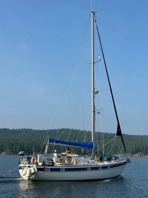 Sailing along Mangata