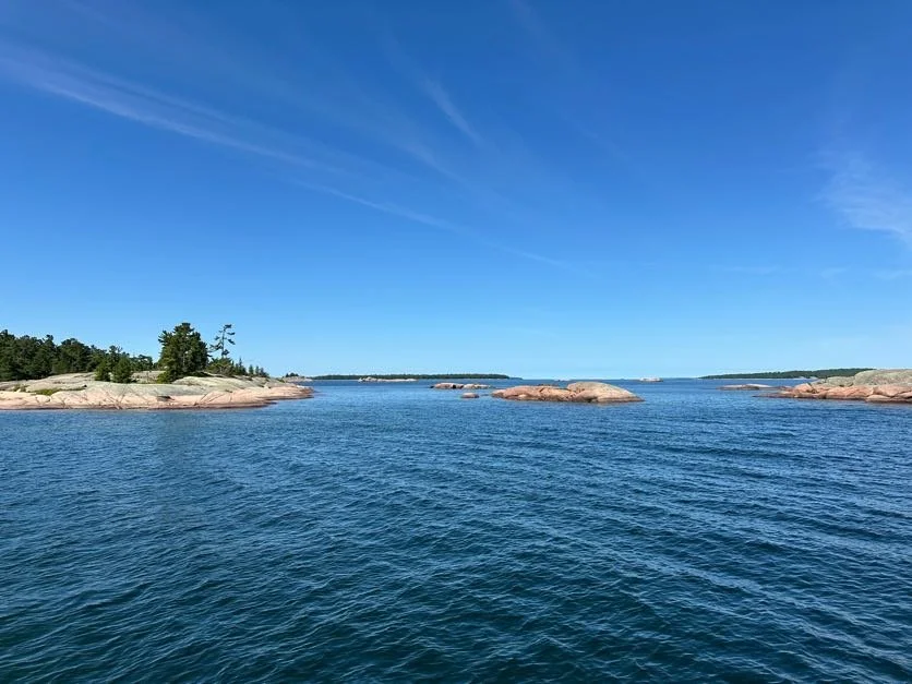 Heading into the cut between the Benjamin Islands