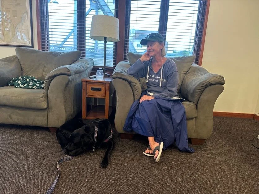 Chilling with Teri in the boaters' lounge