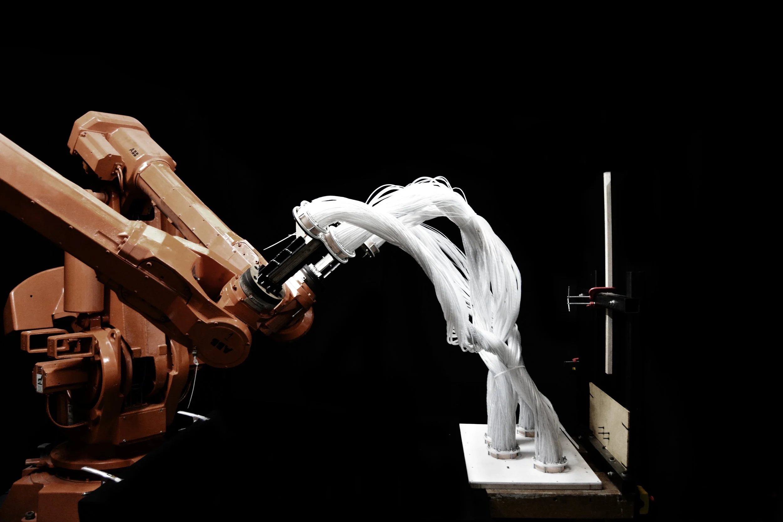 R4D4_wired_robotic_deformation.jpg
