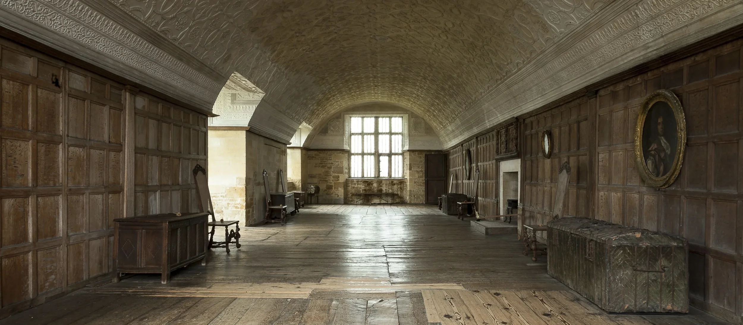 long-gallery-chastleton-house-oxfordshire-1040412.webp