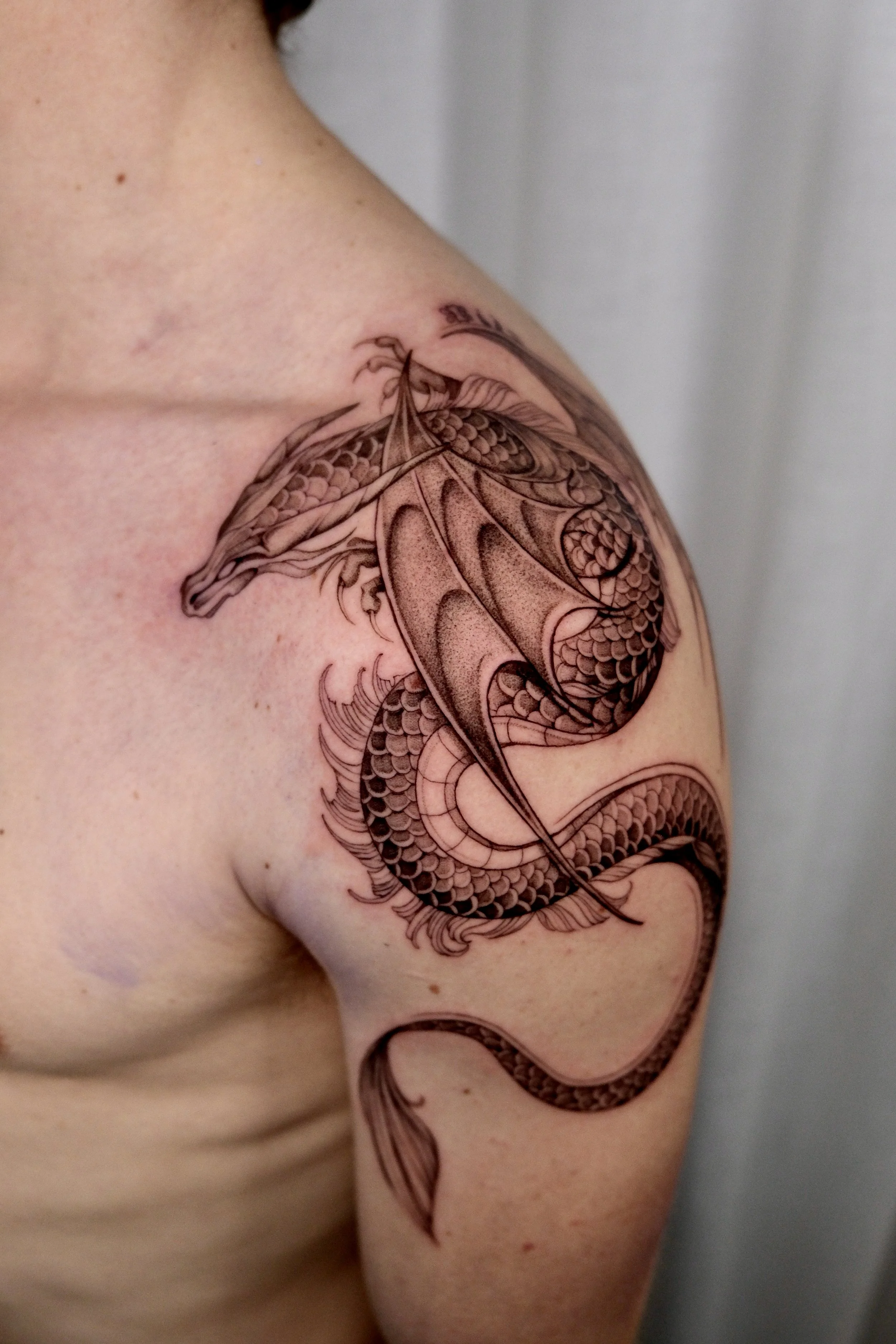 shoulder dragon tattoo