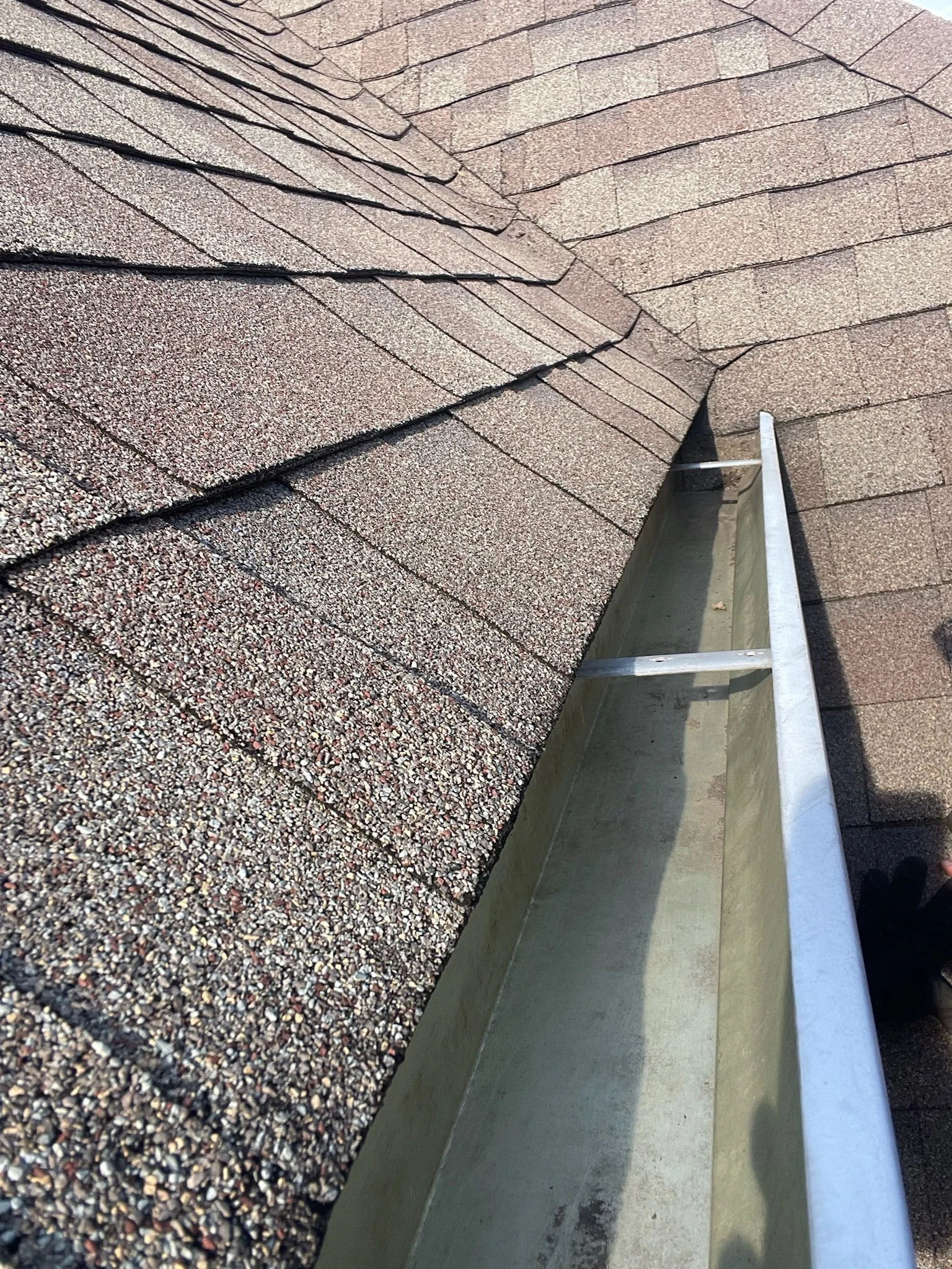 Clean Gutters in Etown