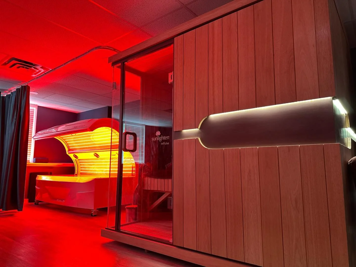 are you REaDy for it? Combine that Infrared light session with Infrared Sauna relaxation for the ultimate benefits! 💥 Book your appointment now on our website www.docswallnj.com 
.
.
#docs #docswall #infraredsauna #infraredbed #infrared #relaxation