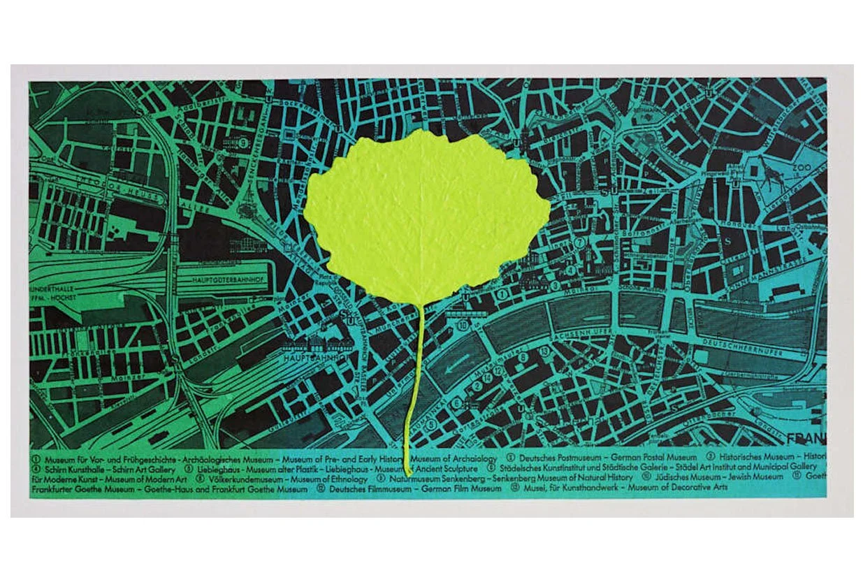 7 April 2006, acrylic painted leaf on mappa Frankfurt, 13 x 25 cm