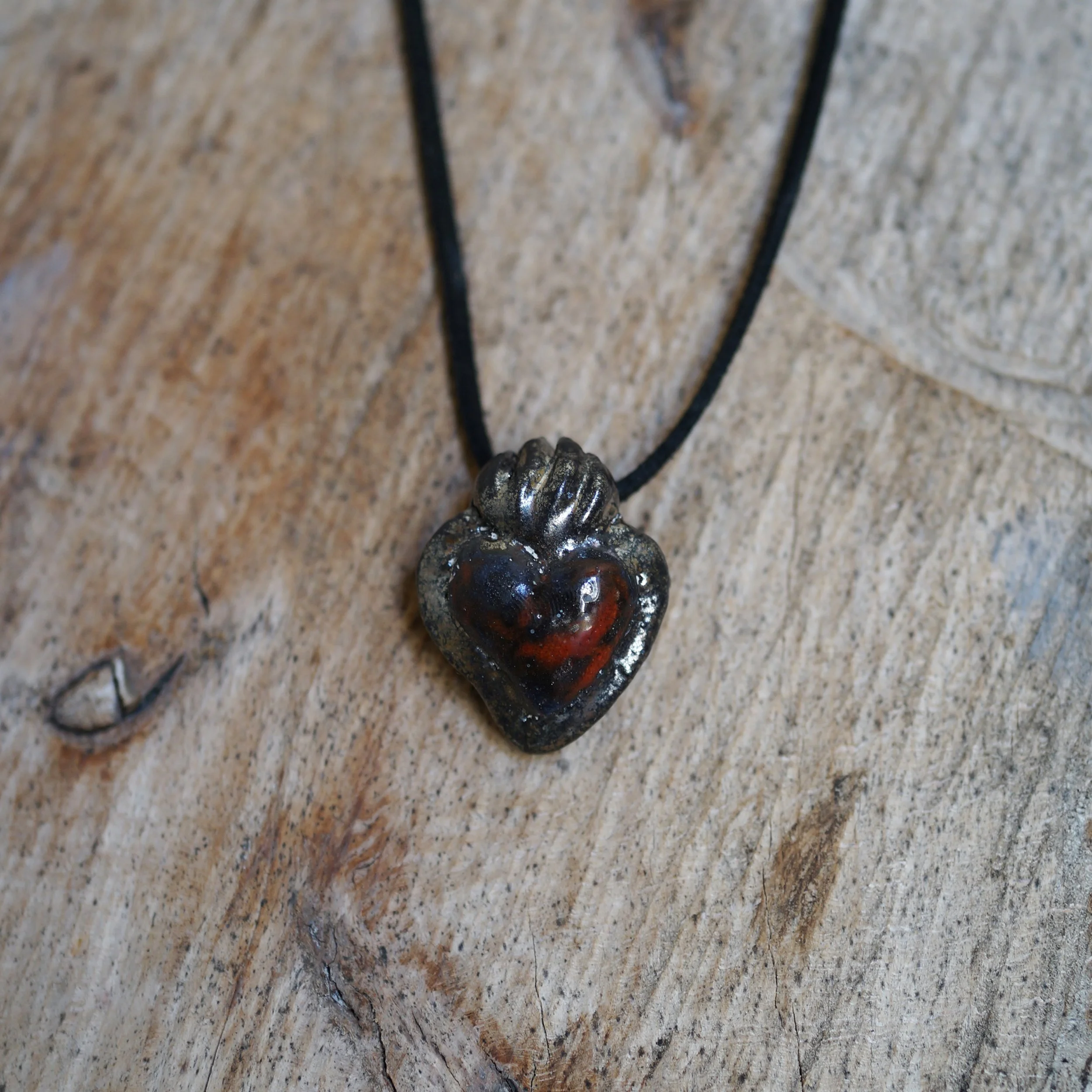 Cuore votivo — silver & red