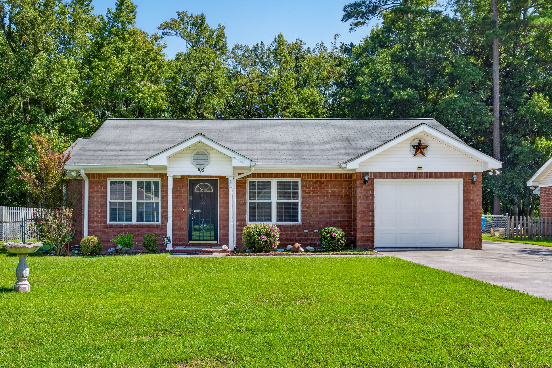 106 Woodbury Lane