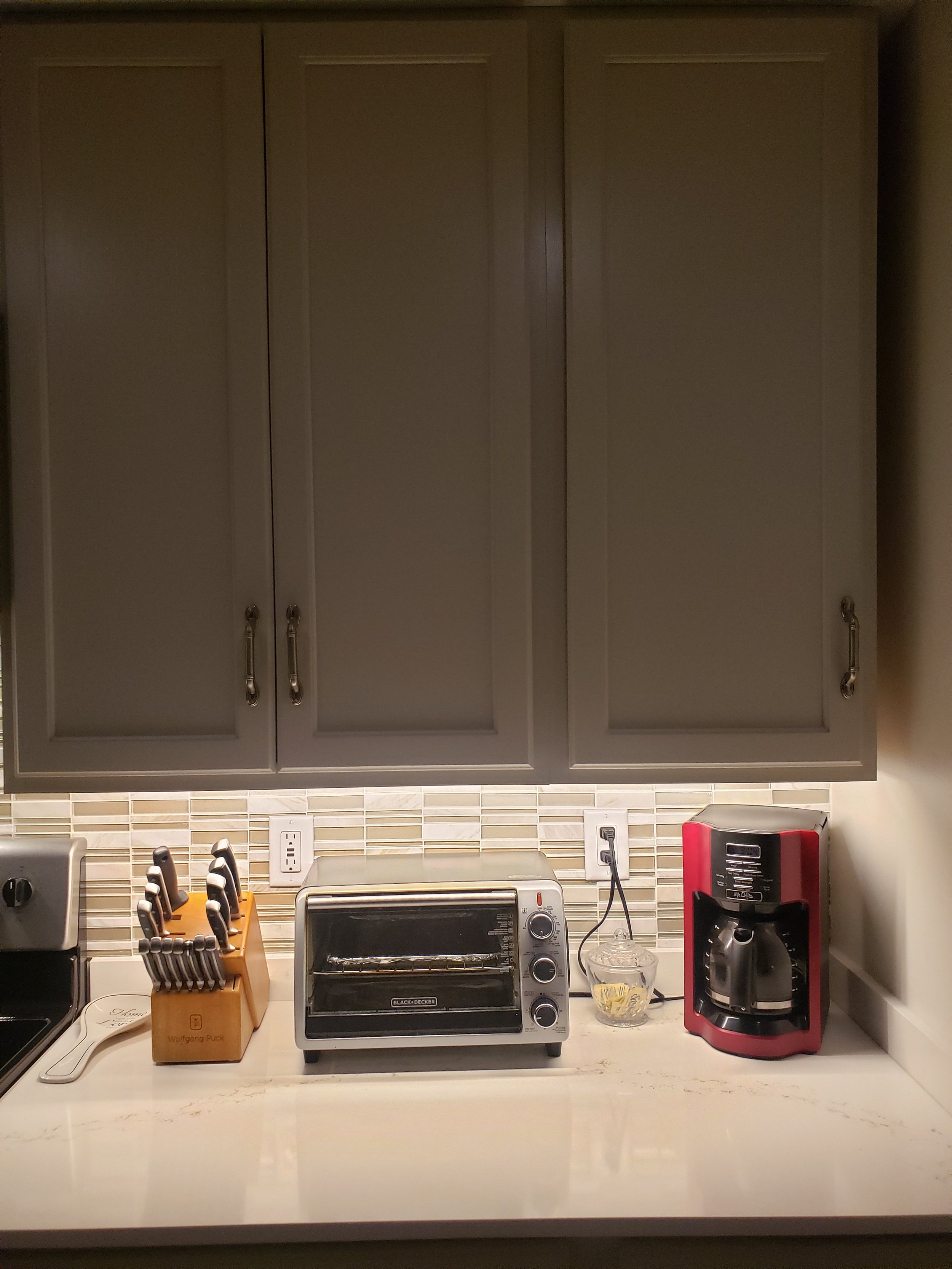 KAP Electric added under cabinet accent lighting to further brighten up their kitchen!