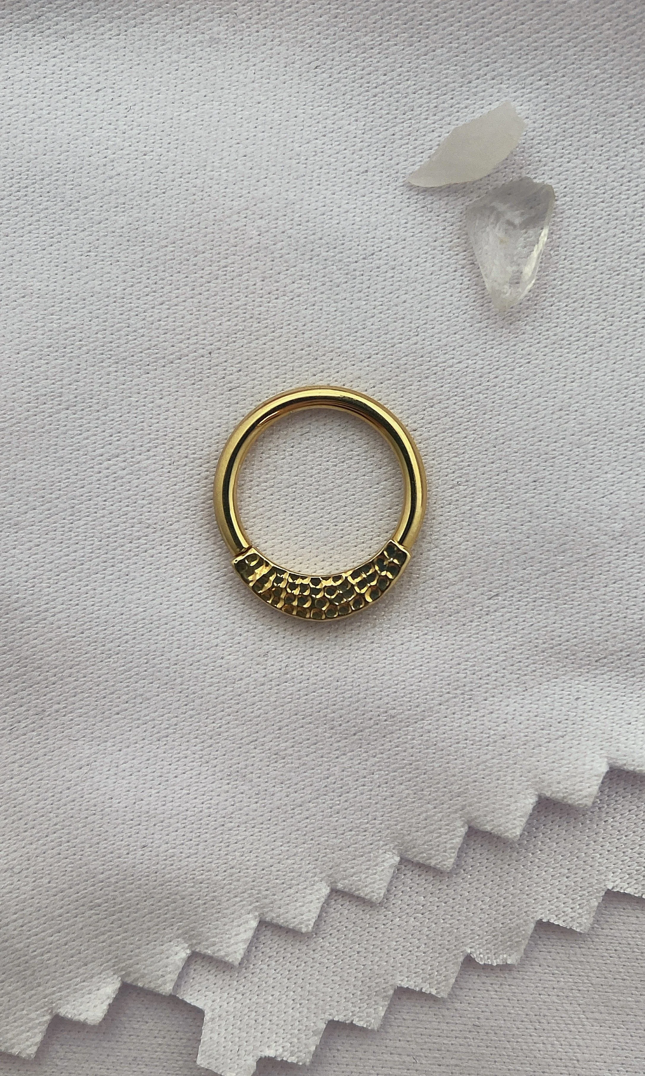 BVLA 14k Gold Hammered Janna