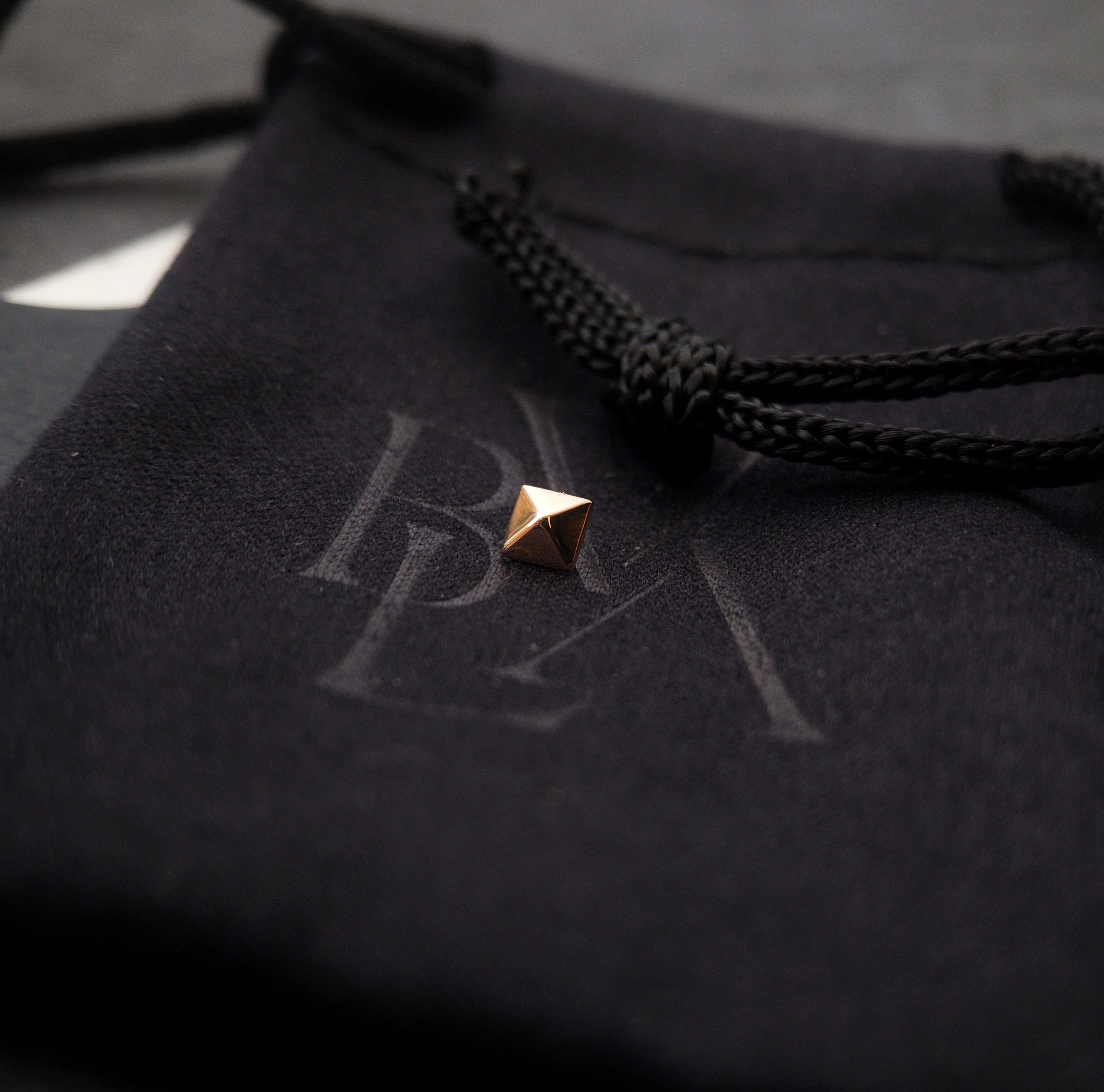 BVLA 14k Gold 4mm Square Pyramid
