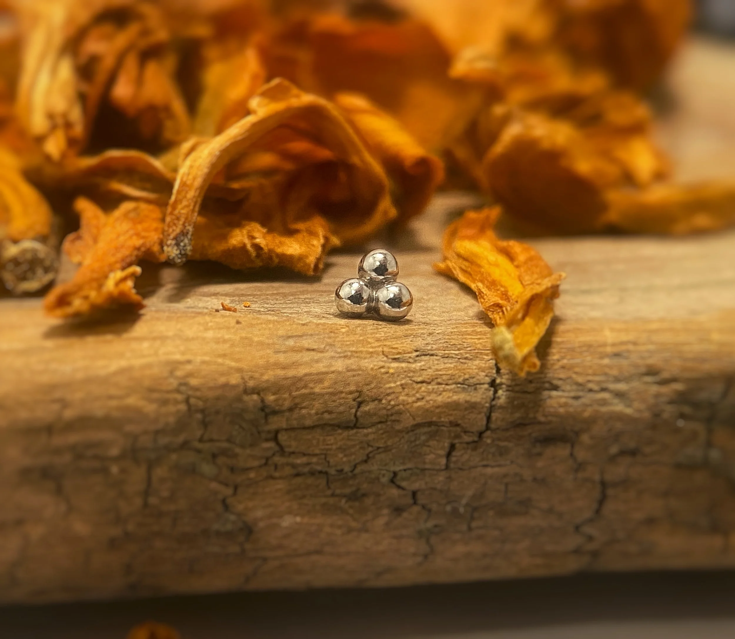 WG Tri bead 1.75 or 2 .jpg