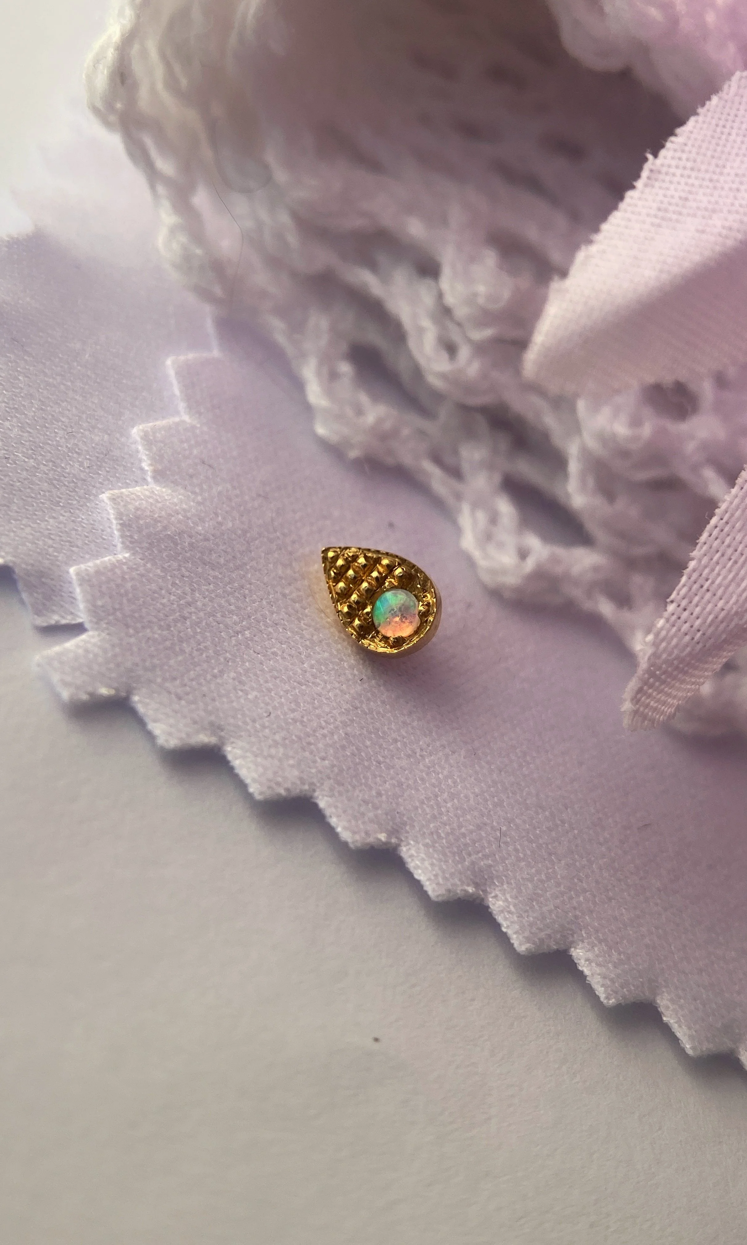 BVLA 14k Gold Teardrop