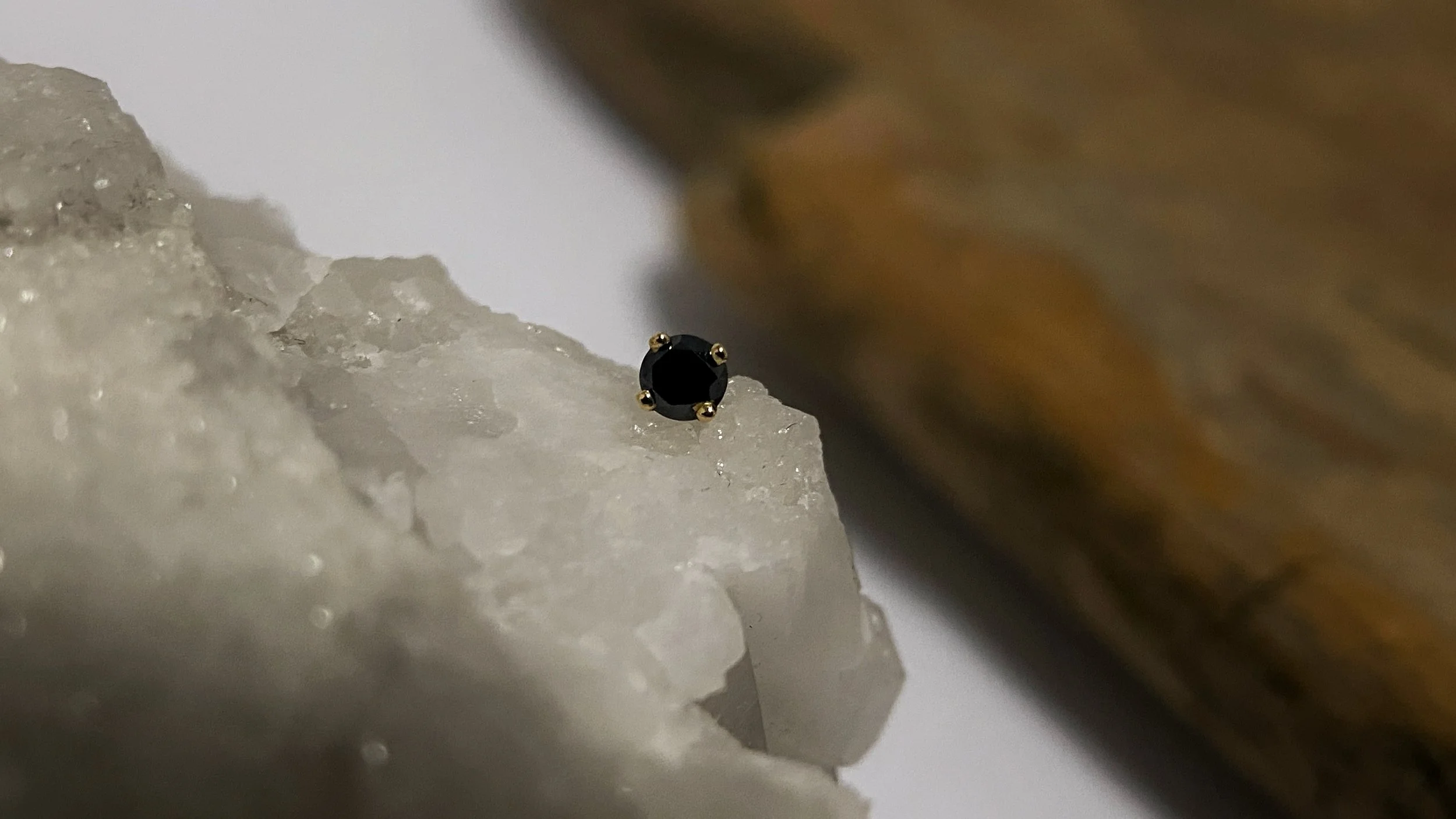 BLACK DIA PRONG.jpeg