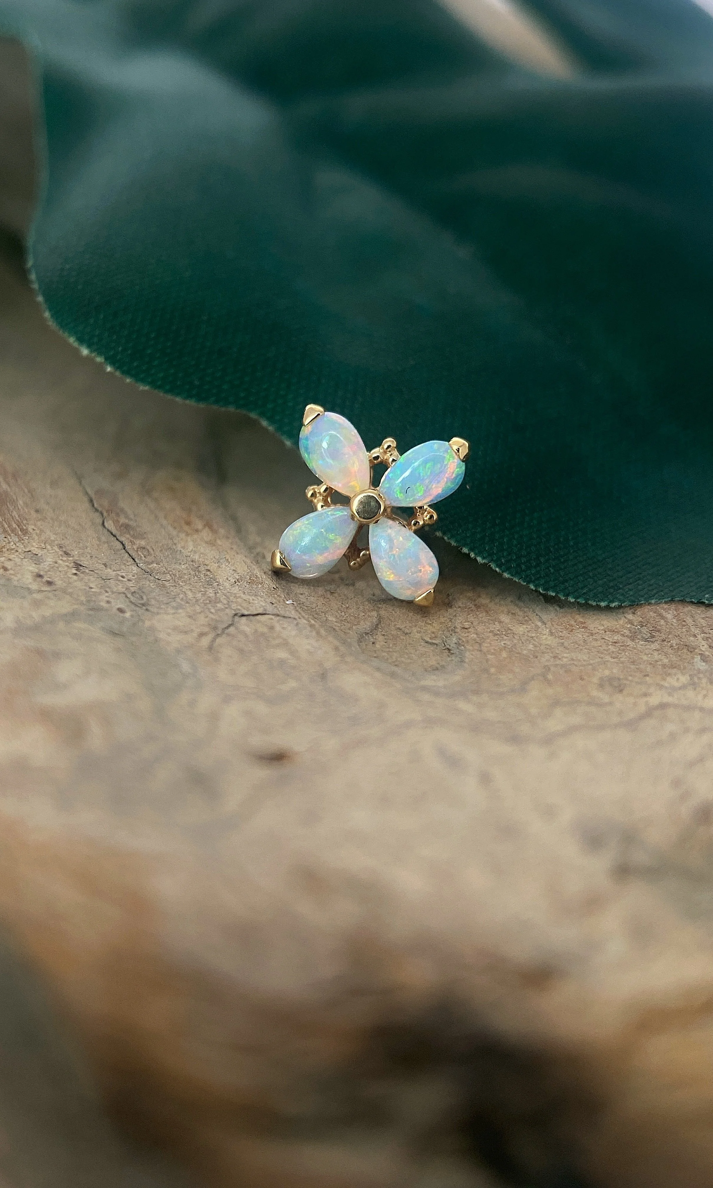 BVLA 14k Gold Pear Pleades