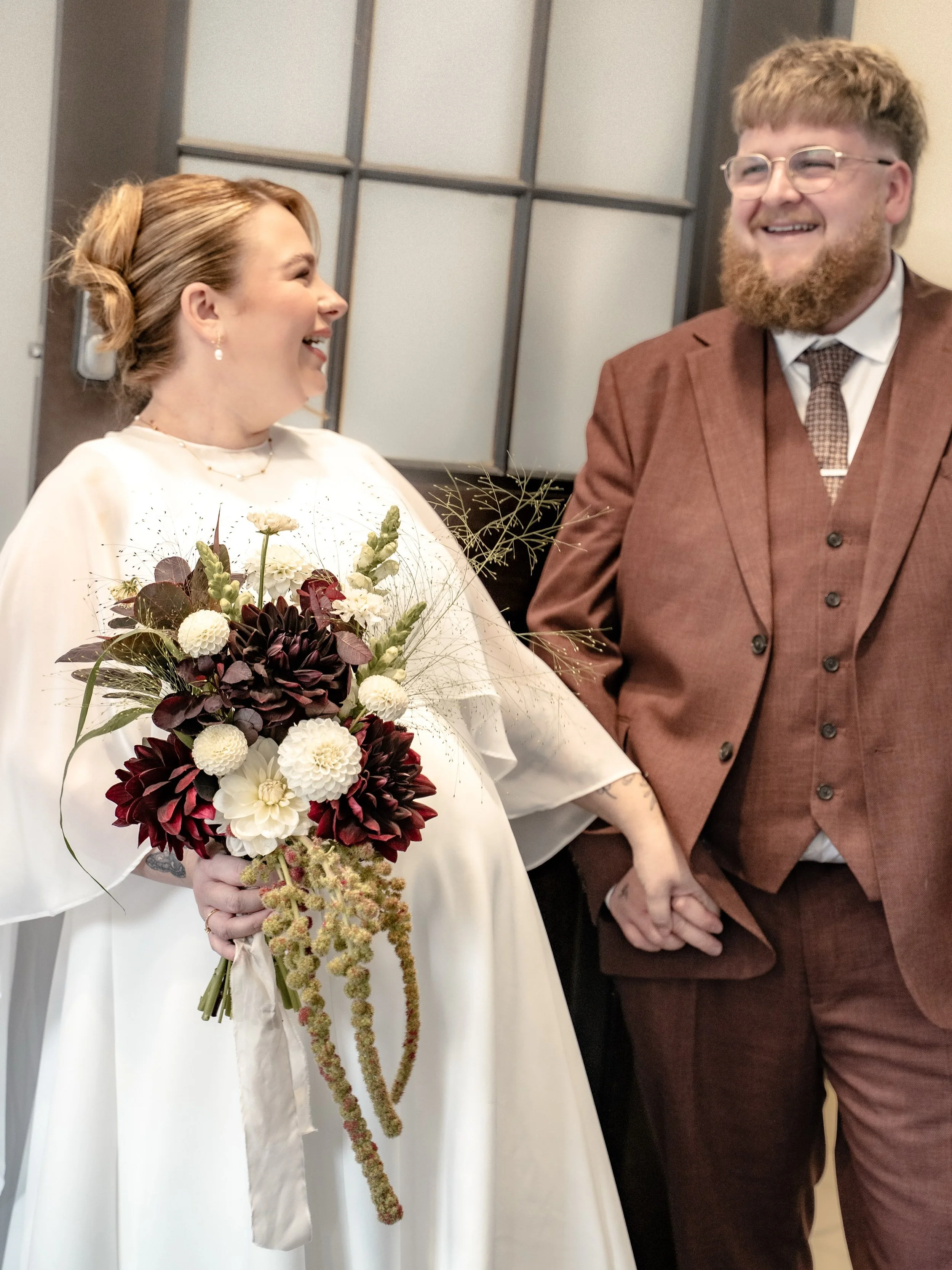 The most gorgeous pictures from @momentsbysimona_photography of Natalia &amp; Eddie&rsquo;s wedding at the end of September.

I had a lot of fun making this bridal bouquet even though it pushed me out of my comfort zone. Natalia gave me a brief and a
