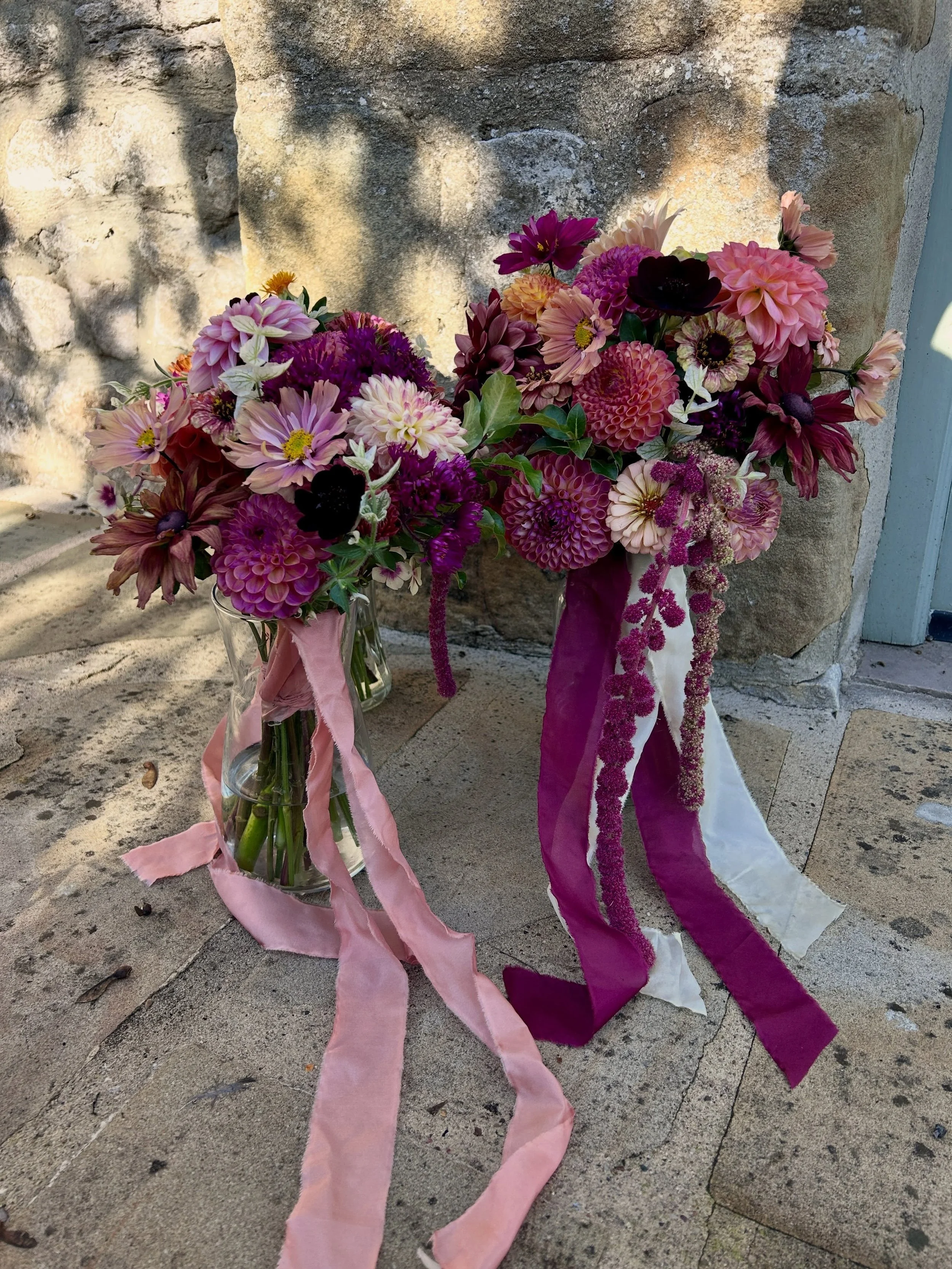 The most gorgeous autumnal day for Ola &amp; James. Just the most wonderful couple to work with and I&rsquo;m so happy you had such a beautiful day. More October weddings in 2027 please!! 

Beautiful ribbon from @francesandrose 

Sheffield wedding fl