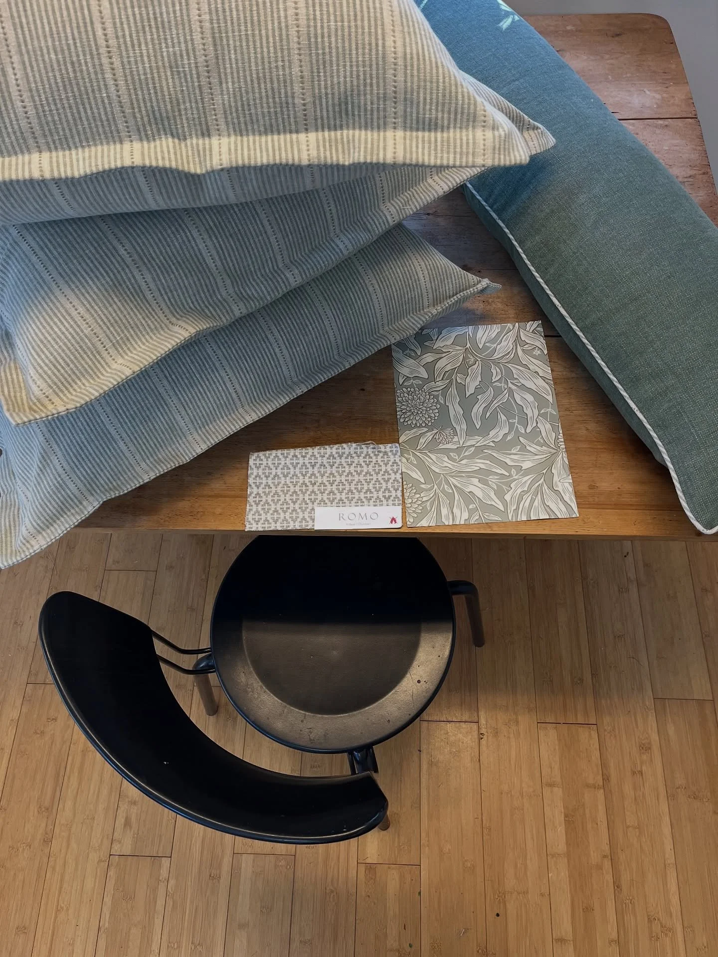 When a good mail day = last minute pillow delivery to your client, followed by a quick hike up Mt Megunticook. Love these crisp clear fall days! Oh and a completed pillow scheme 😉