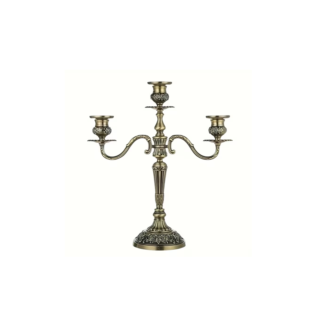 Candelabro de metal tallado elegante vintage
