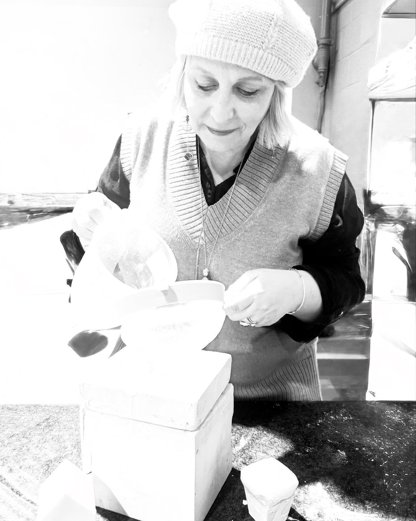 Our second years are preparing for their very first exhibition and this is Annie @afj_glass.ceramics who is specialising in ceramics and glass.
The exhibition is on 23rd May at
@shipleyartgallery in Gateshead. - the opening event is 6.00-8.30pm, the