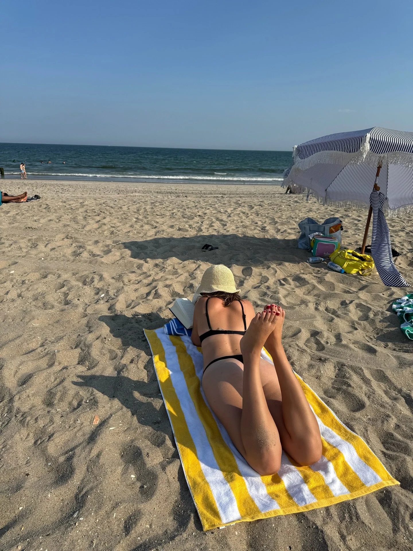 + almost halfway through my summer read (didion and babitz)
+ a wrap gift from @popupflorist 
+ yogurt hyperfixation 
+ can u take my picture pls 
+ ice pop *heart eyes*
+ post pilates sauna 
+ so hot almost had to take my shirt off at the shoot
+ pr