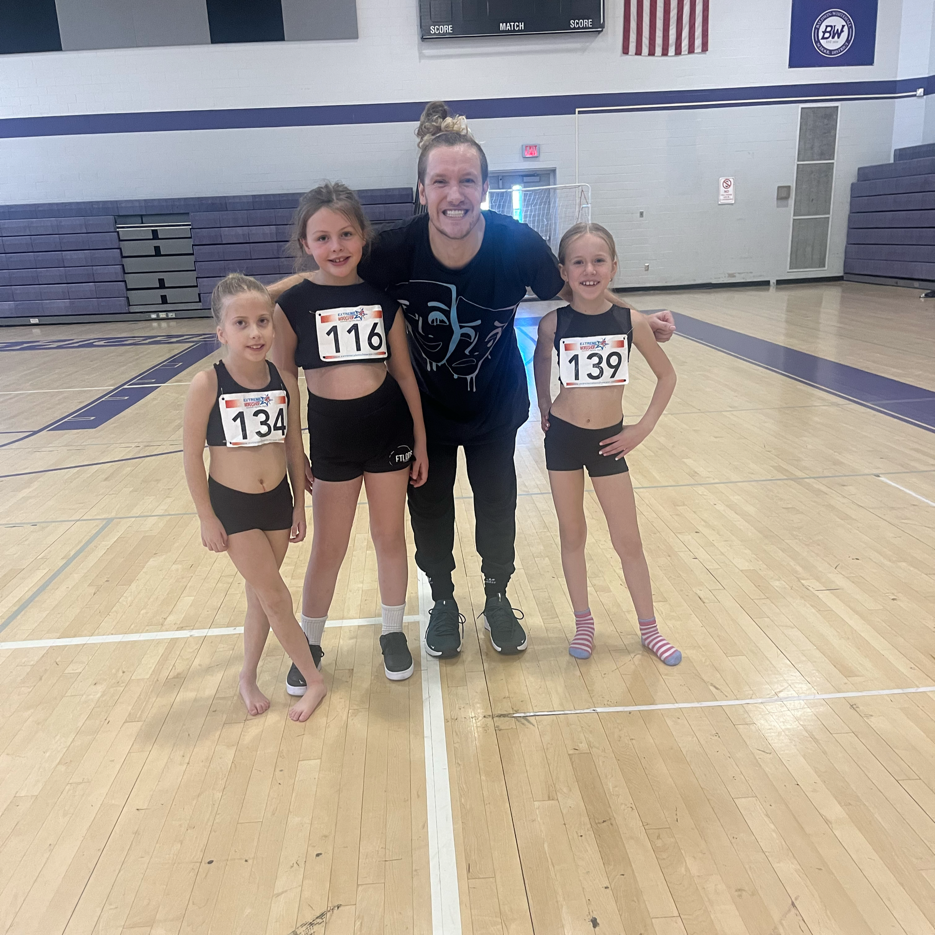 Nov 2025: Dancers continue to train in and out the studio at workshops (here with Alex Isenberg) 