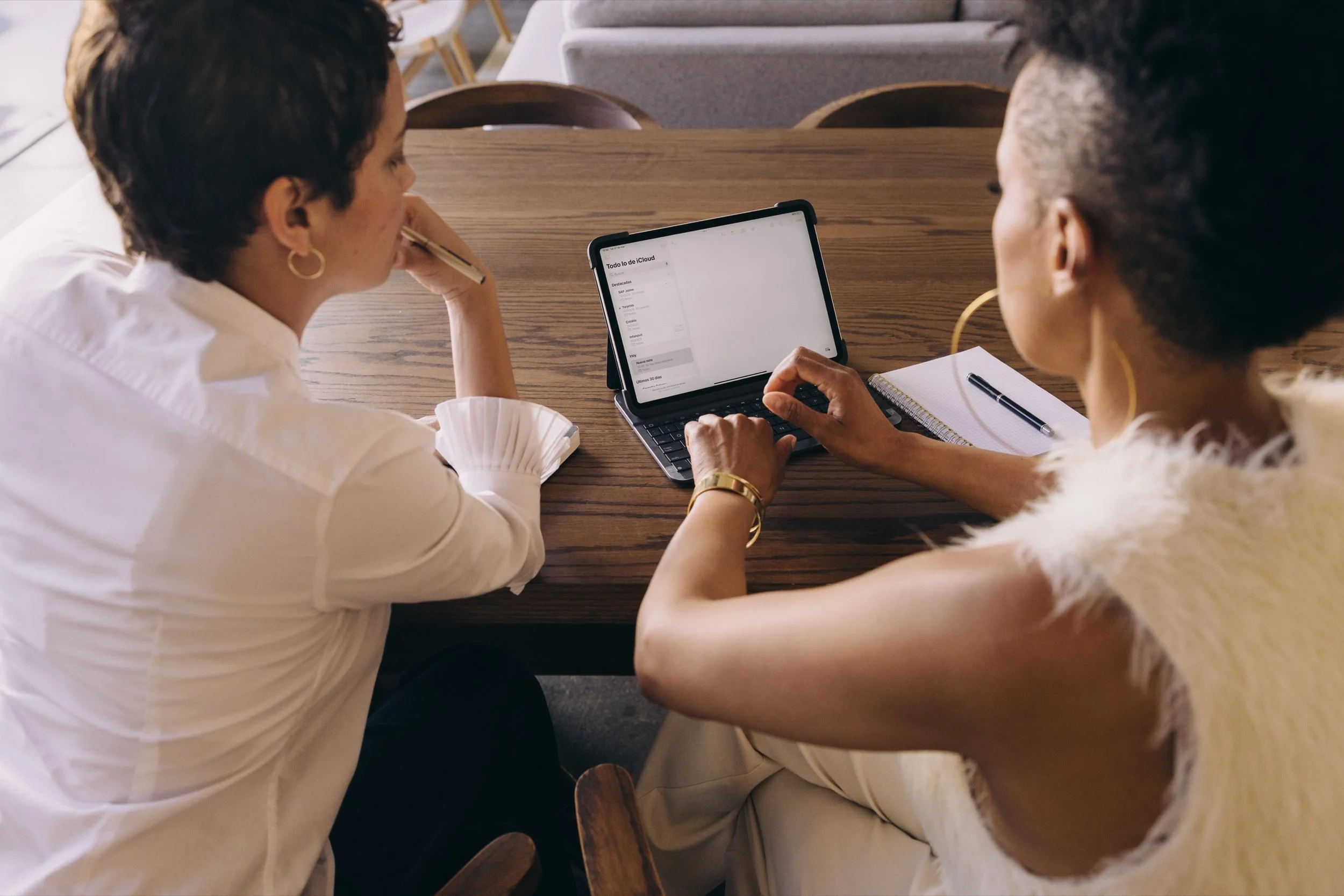 What Is Fractional Fundraising? A Look at Working with a Fractional Fundraiser