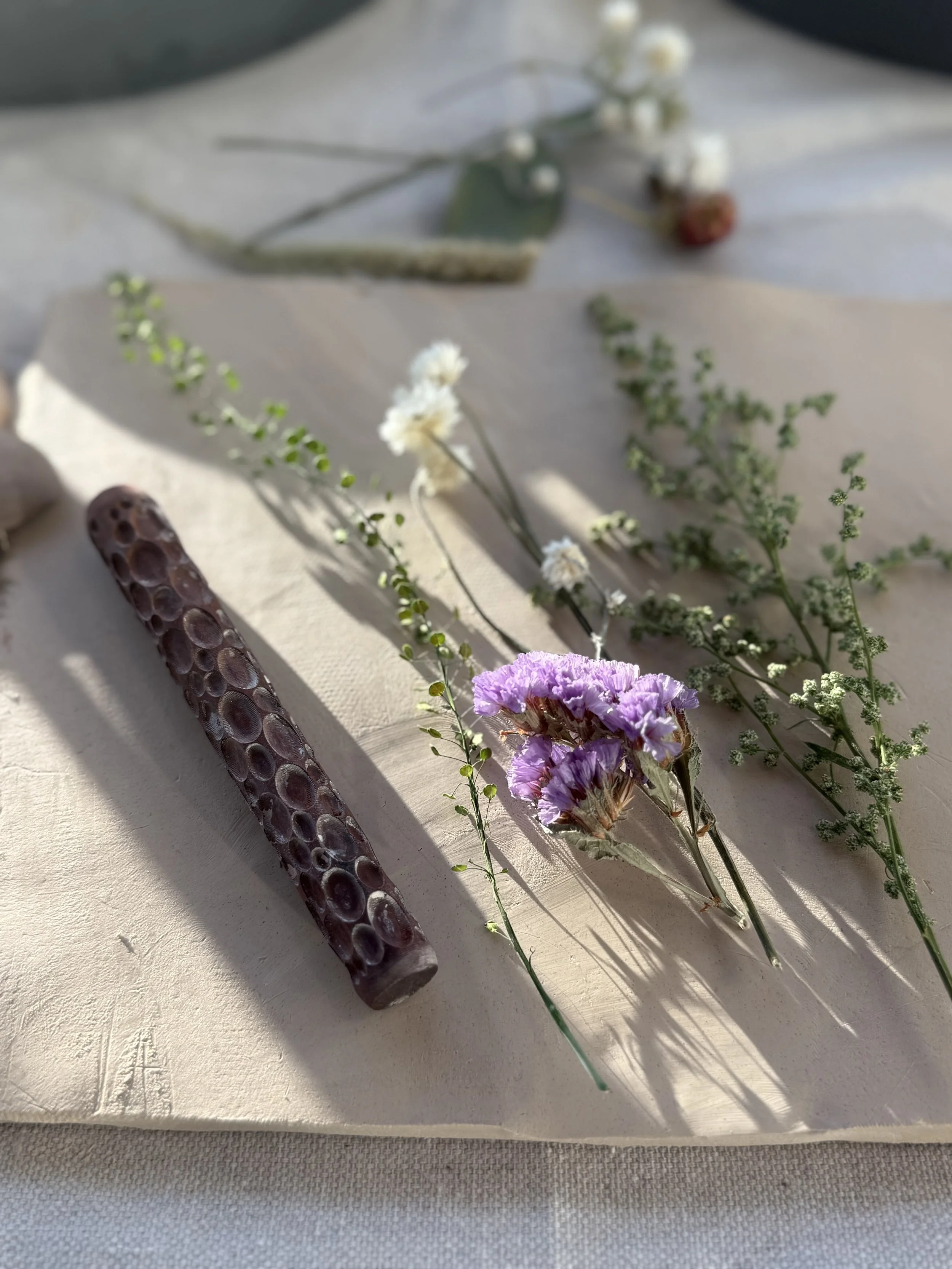 Handbuilding Class with dry flowers