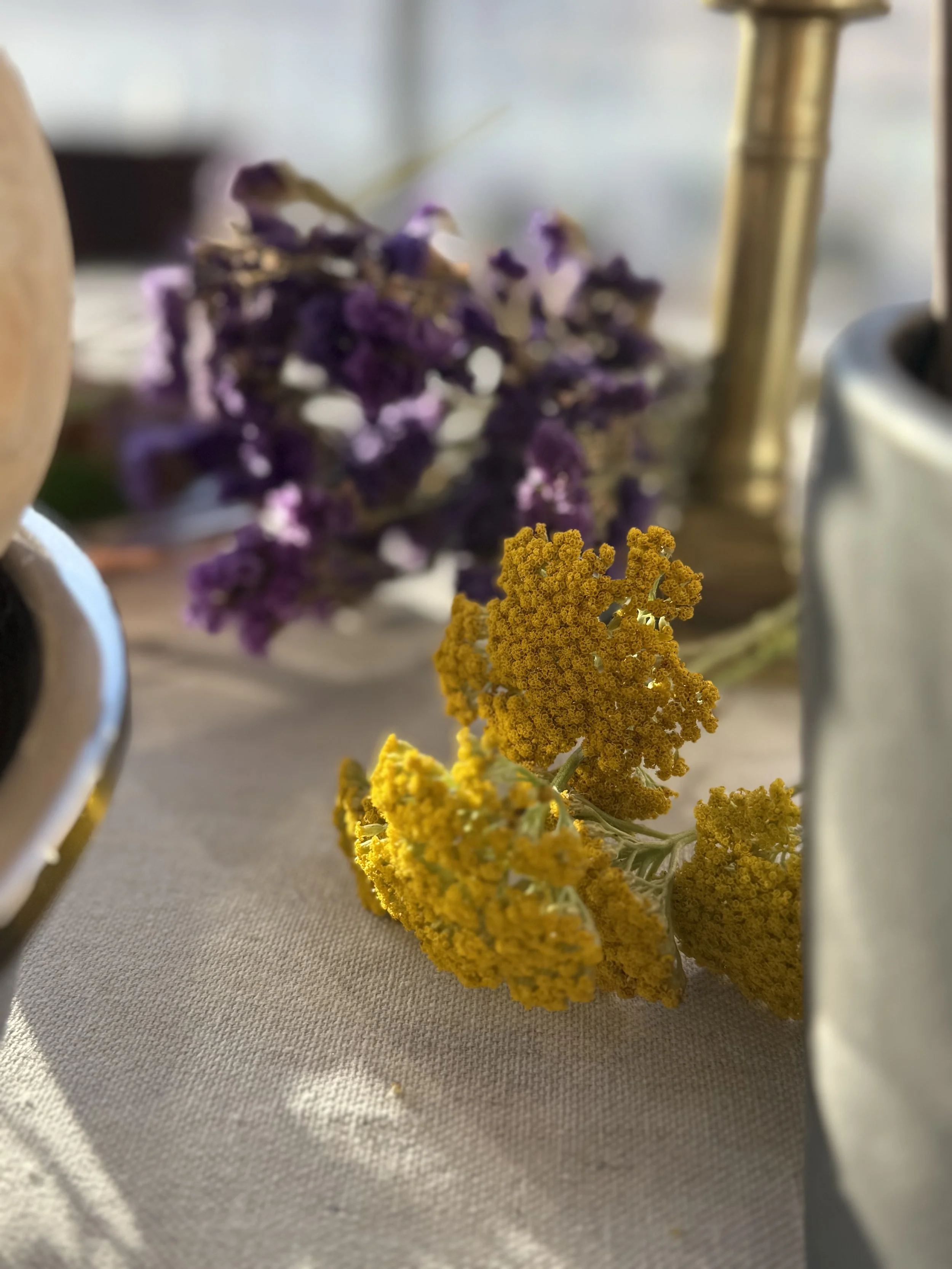 Handbuilding Class with dry flowers
