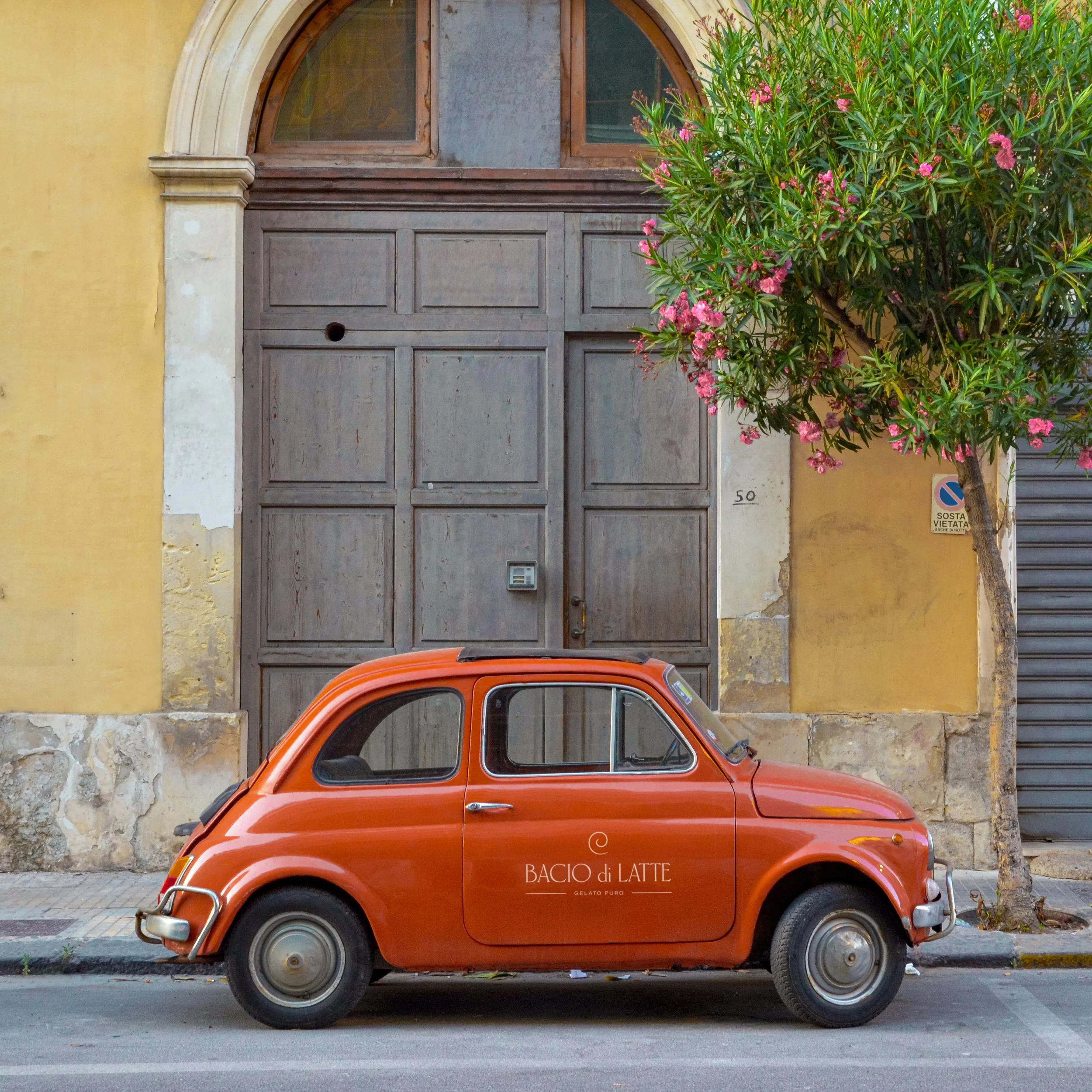 Copy of anton-ivanov-SlnoOiprQPI-unsplash.jpeg